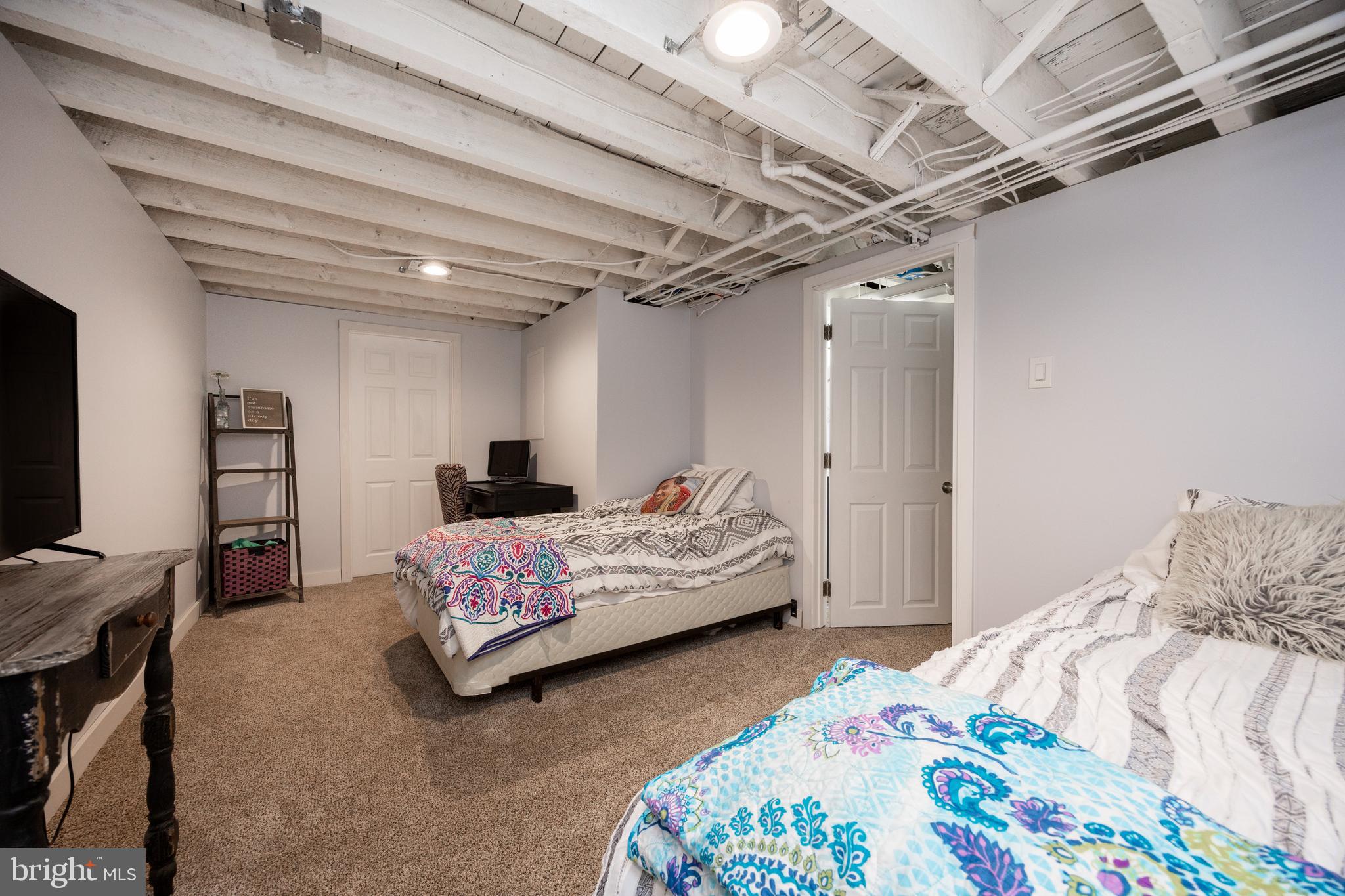 SPRINGFIELD KNOLL - Residential