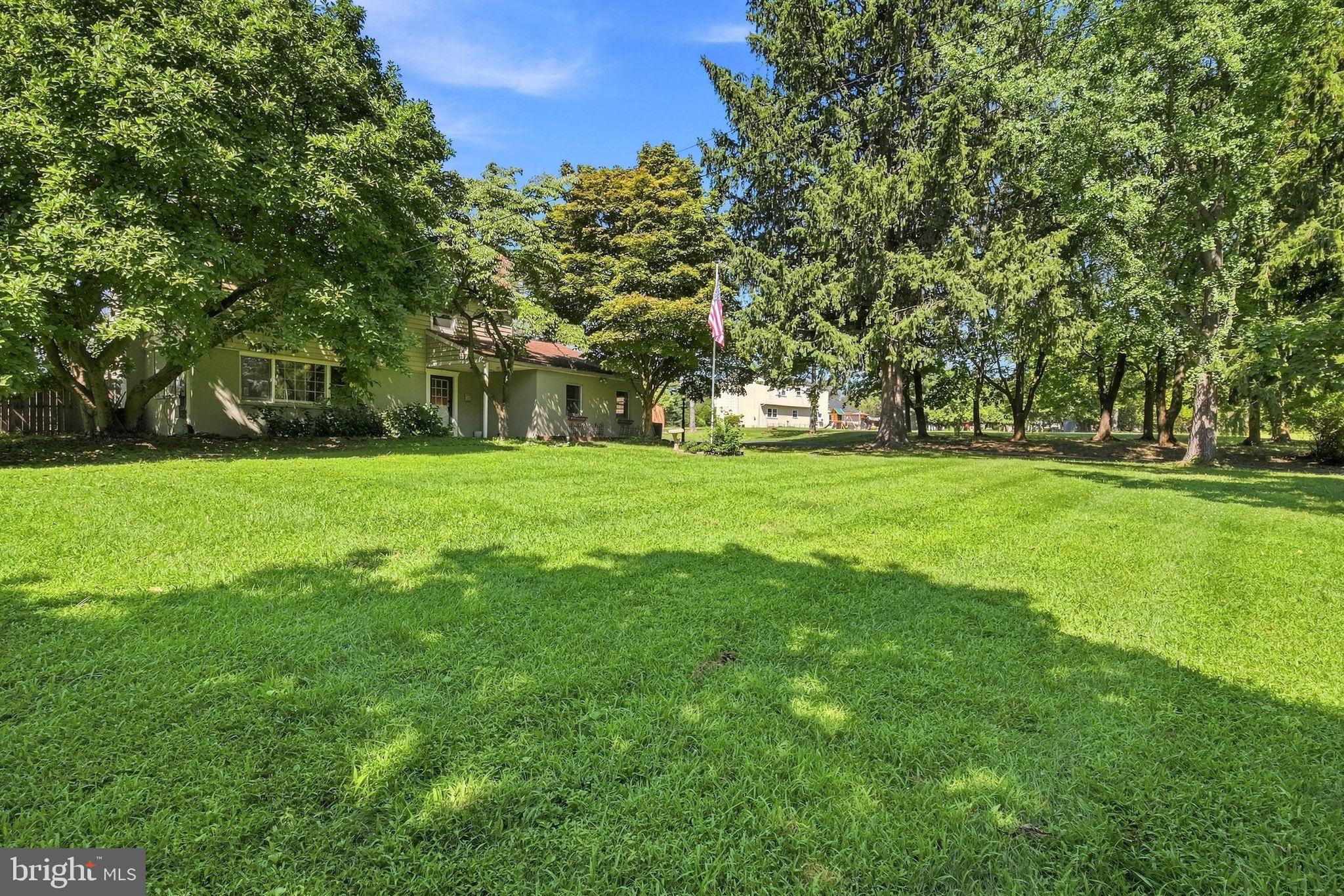 404 HILLTOWN PIKE
