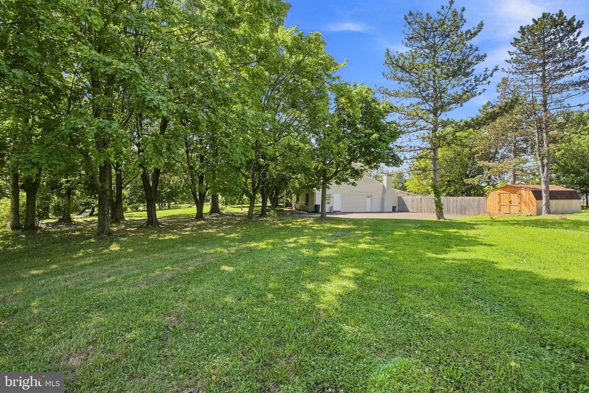404 HILLTOWN PIKE