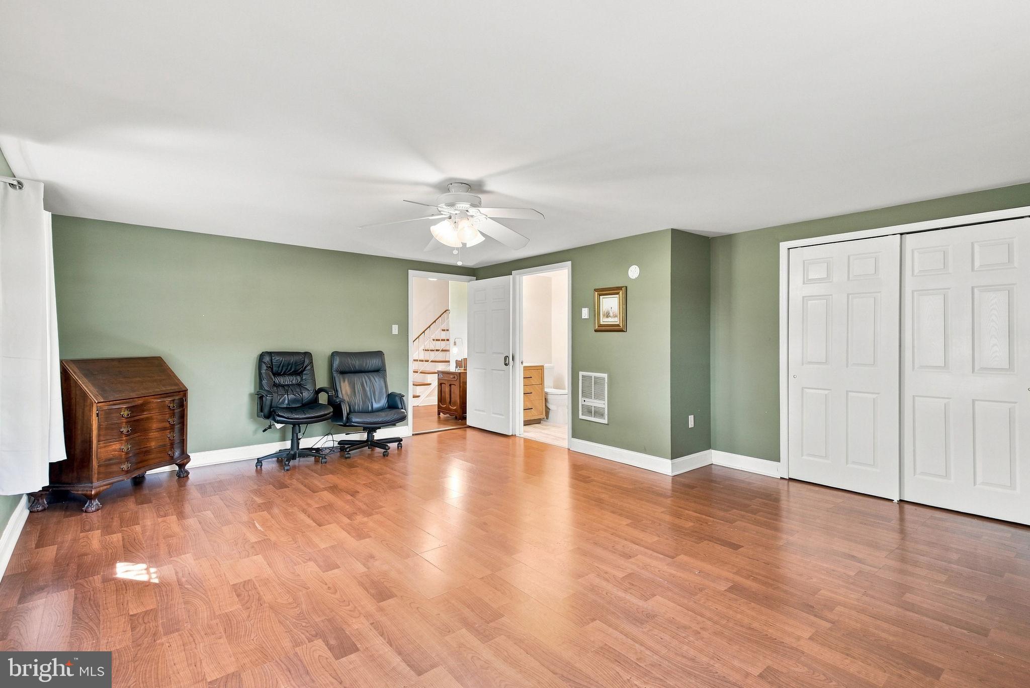 404 HILLTOWN PIKE
