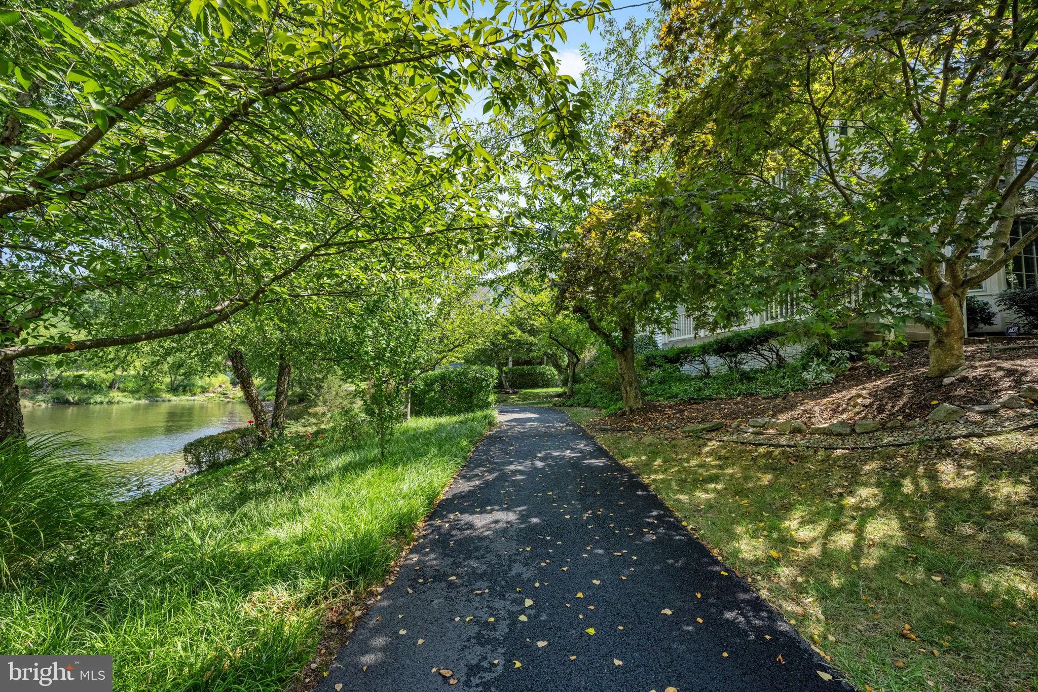 Woodbridge, Virginia 22192, United States, 2 Bedrooms Bedrooms, ,4 BathroomsBathrooms,Residential,Active,98378