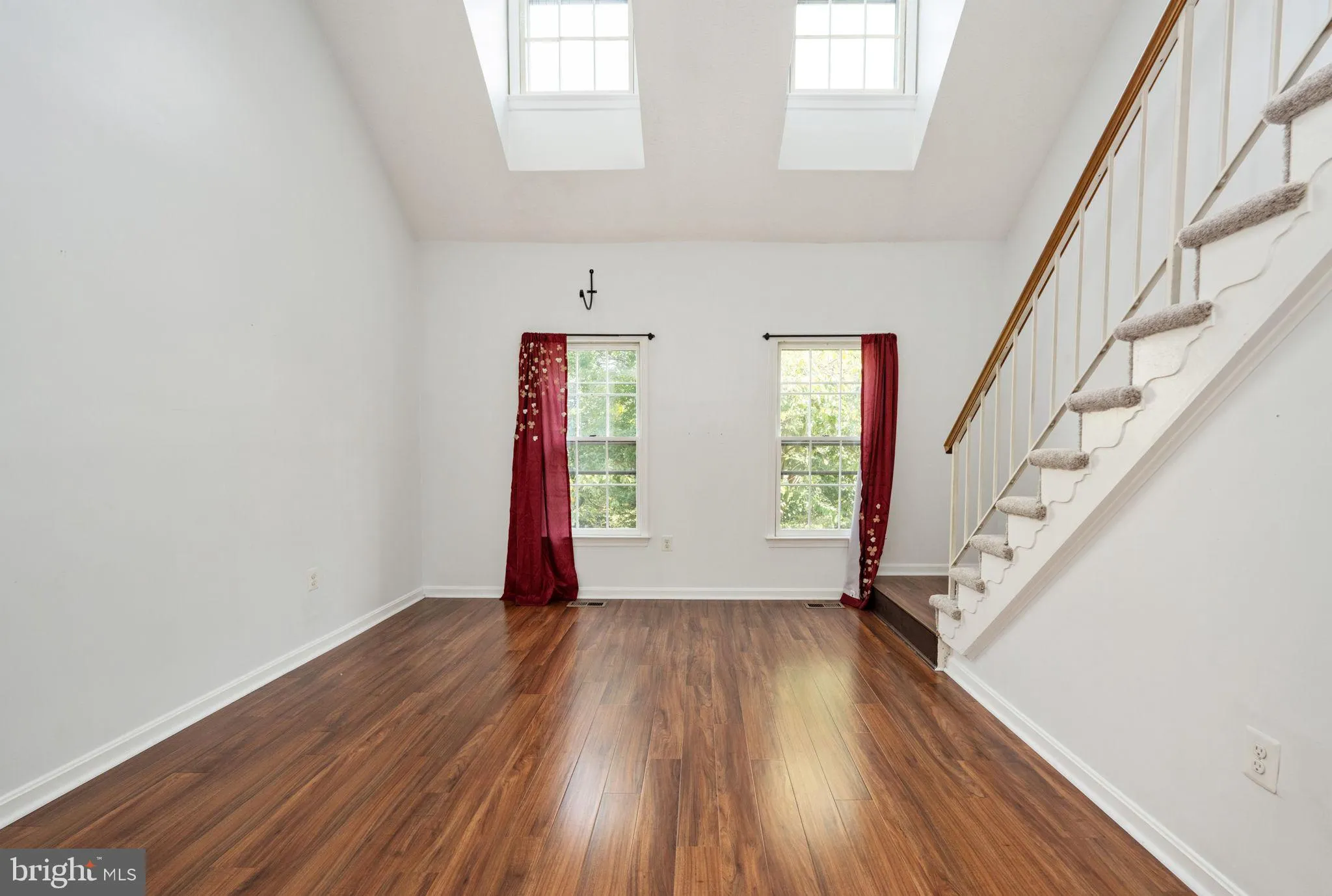 Woodbridge, Virginia 22192, United States, 2 Bedrooms Bedrooms, ,4 BathroomsBathrooms,Residential,Active,98378