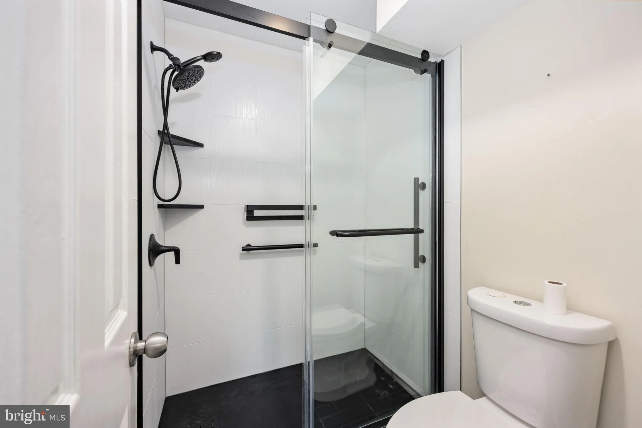 Woodbridge, Virginia 22192, United States, 2 Bedrooms Bedrooms, ,4 BathroomsBathrooms,Residential,Active,98378