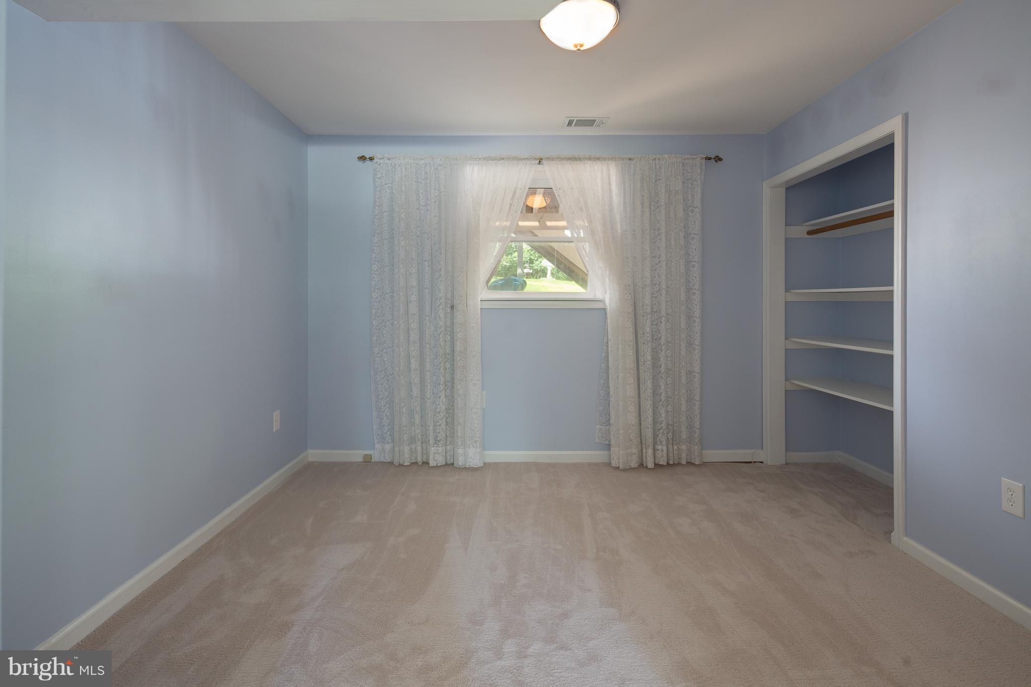 KNOLLWOOD ESTATES - Residential