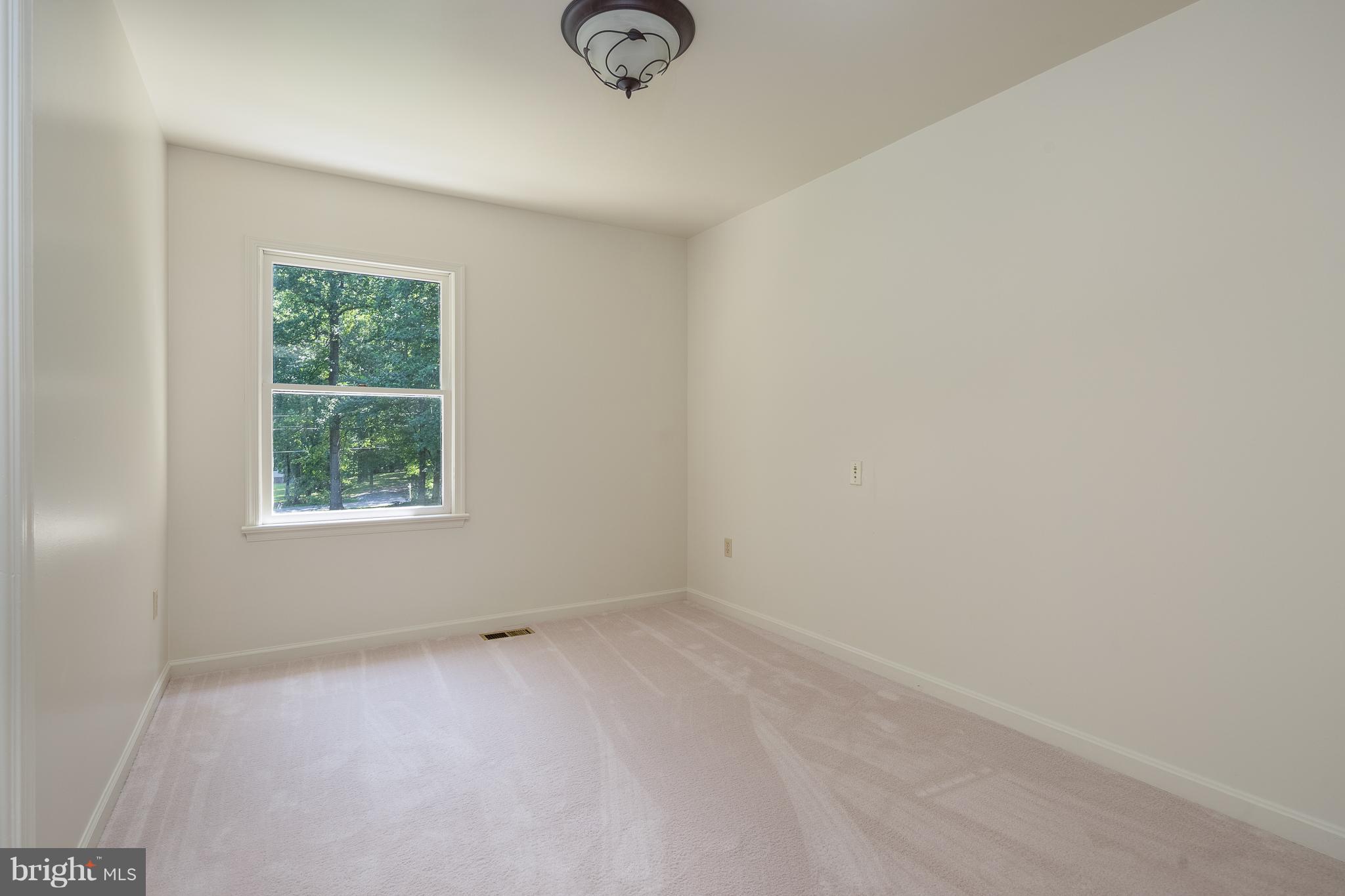 KNOLLWOOD ESTATES - Residential