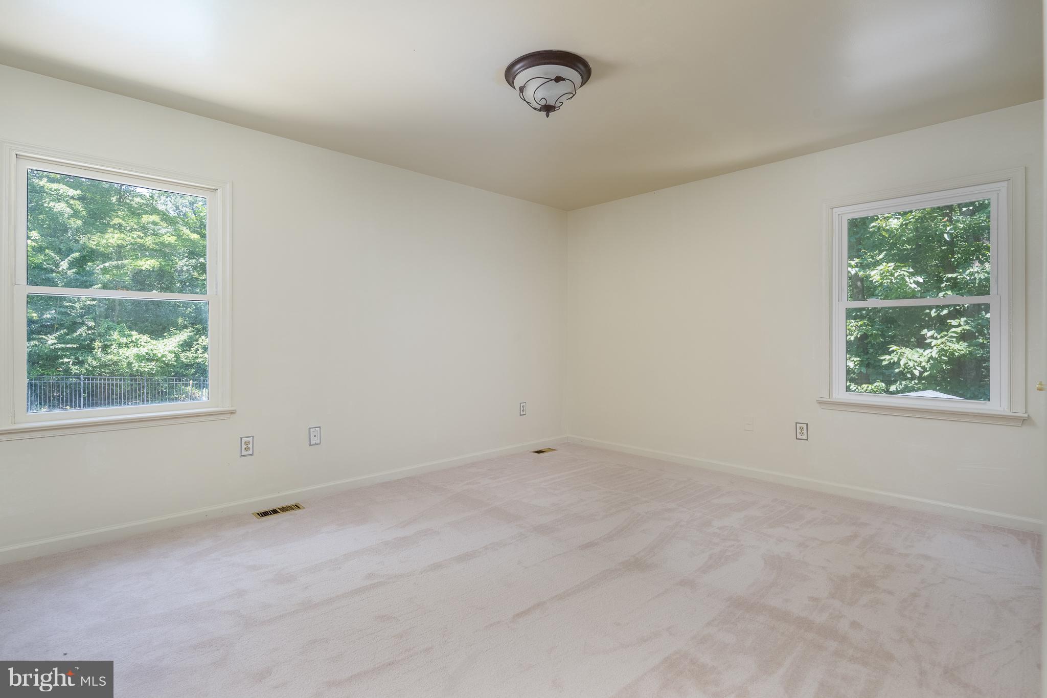 KNOLLWOOD ESTATES - Residential