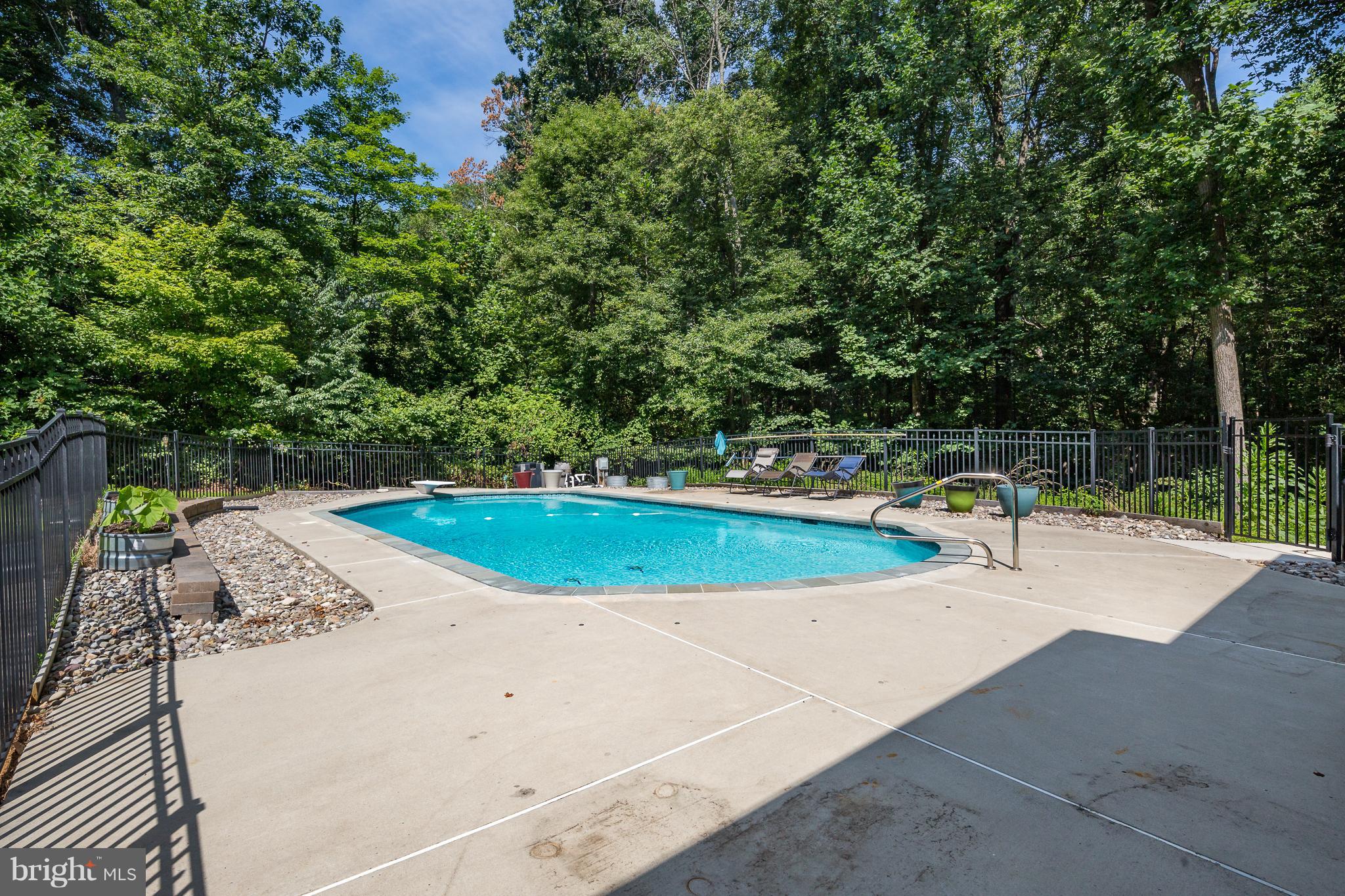 KNOLLWOOD ESTATES - Residential