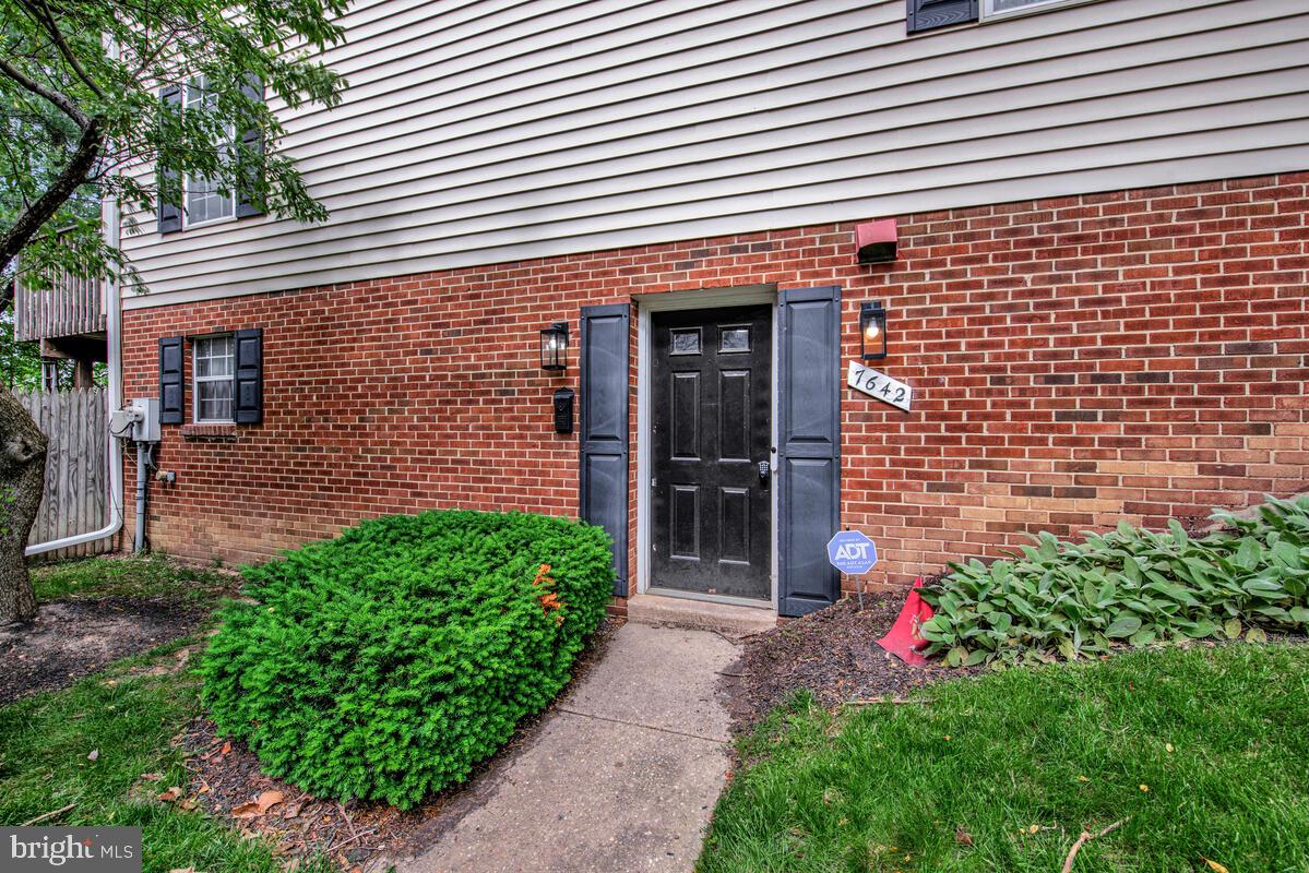 7642 N ARBORY WAY 136