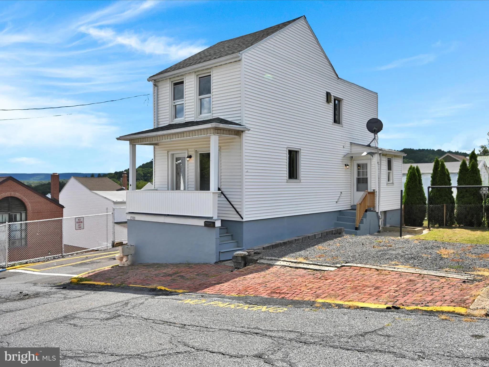 Saint Clair, Pennsylvania 17970, United States, 2 Bedrooms Bedrooms, ,1 BathroomBathrooms,Residential,Pending,205047