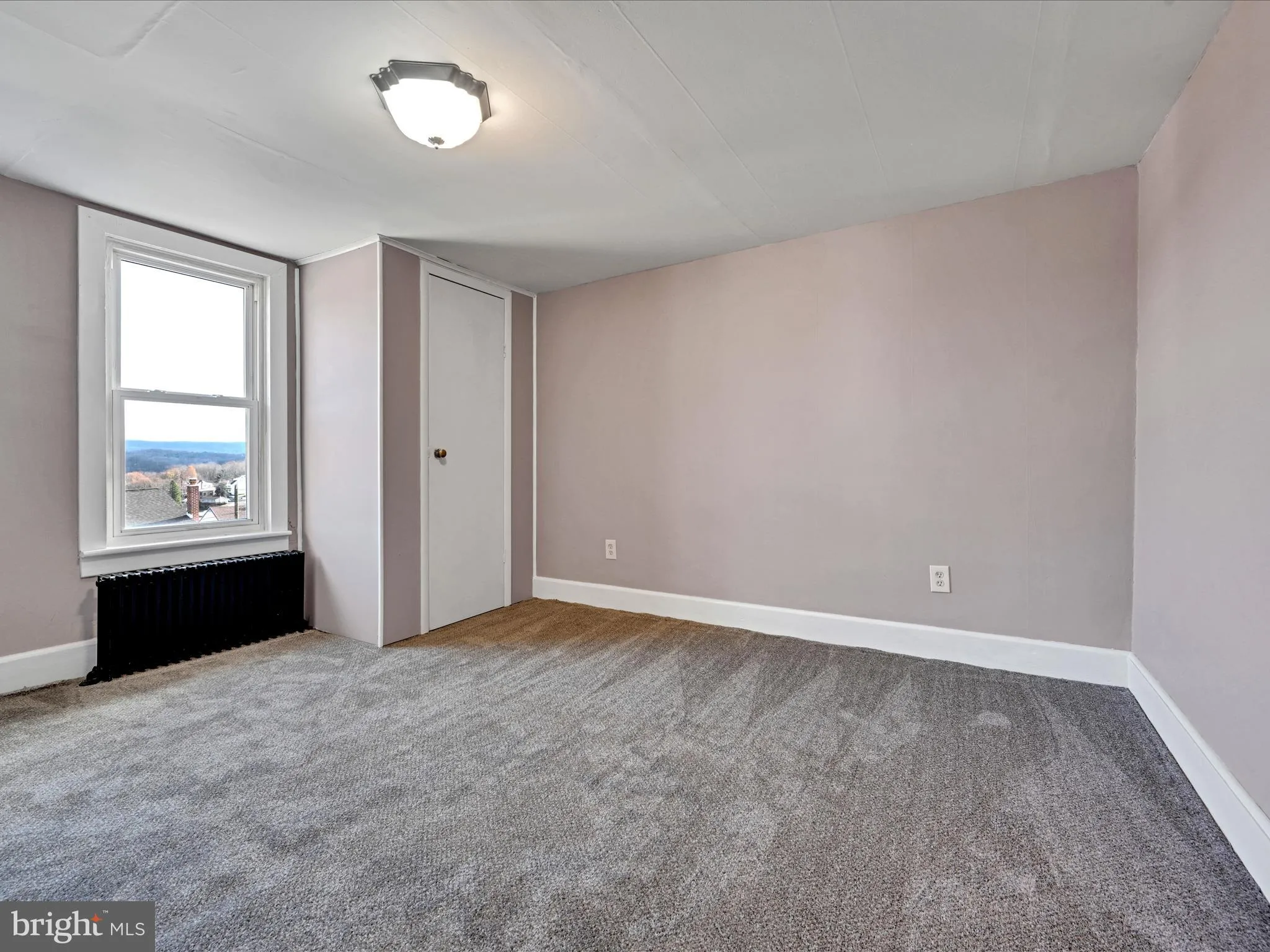 Saint Clair, Pennsylvania 17970, United States, 2 Bedrooms Bedrooms, ,1 BathroomBathrooms,Residential,Pending,205047