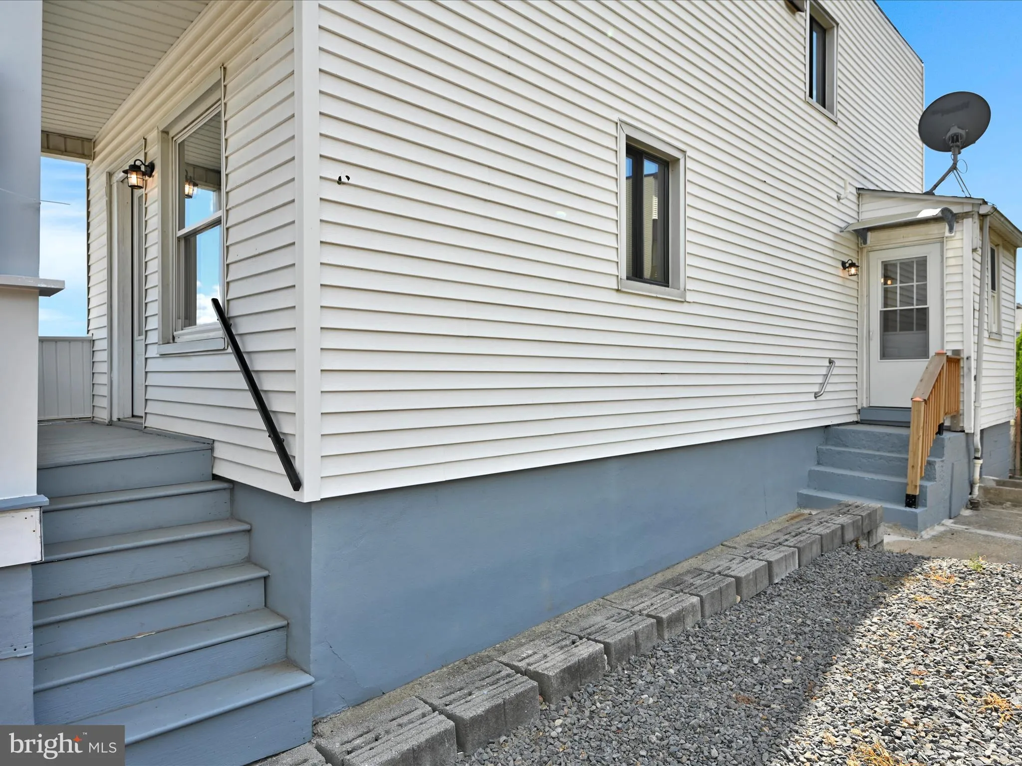 Saint Clair, Pennsylvania 17970, United States, 2 Bedrooms Bedrooms, ,1 BathroomBathrooms,Residential,Pending,205047