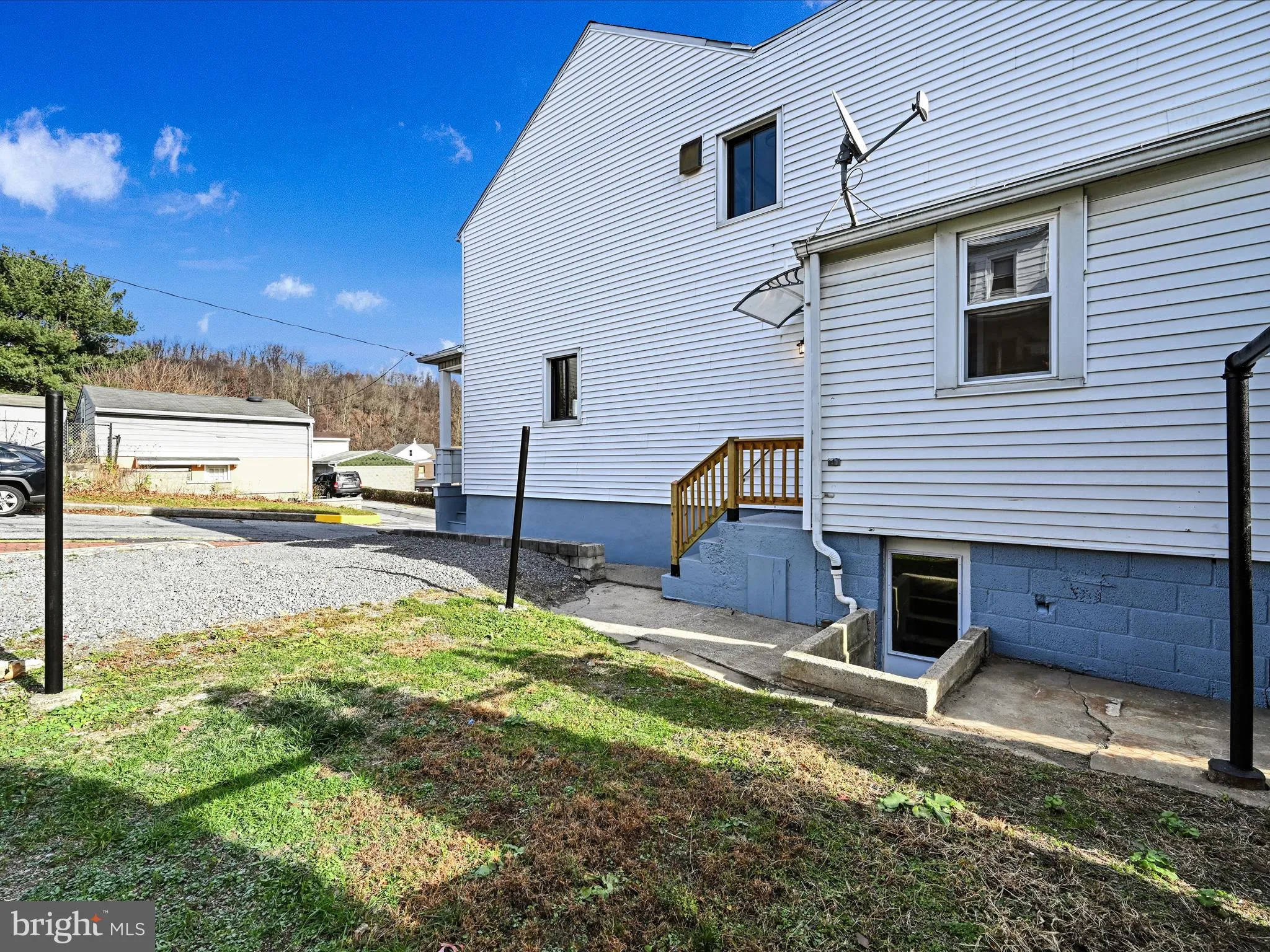 Saint Clair, Pennsylvania 17970, United States, 2 Bedrooms Bedrooms, ,1 BathroomBathrooms,Residential,Pending,205047