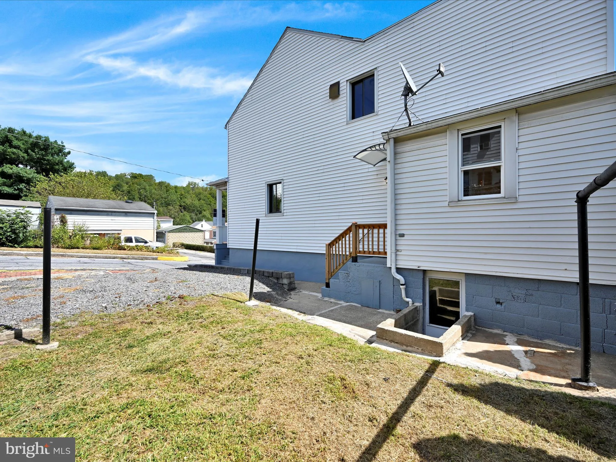 Saint Clair, Pennsylvania 17970, United States, 2 Bedrooms Bedrooms, ,1 BathroomBathrooms,Residential,Pending,205047