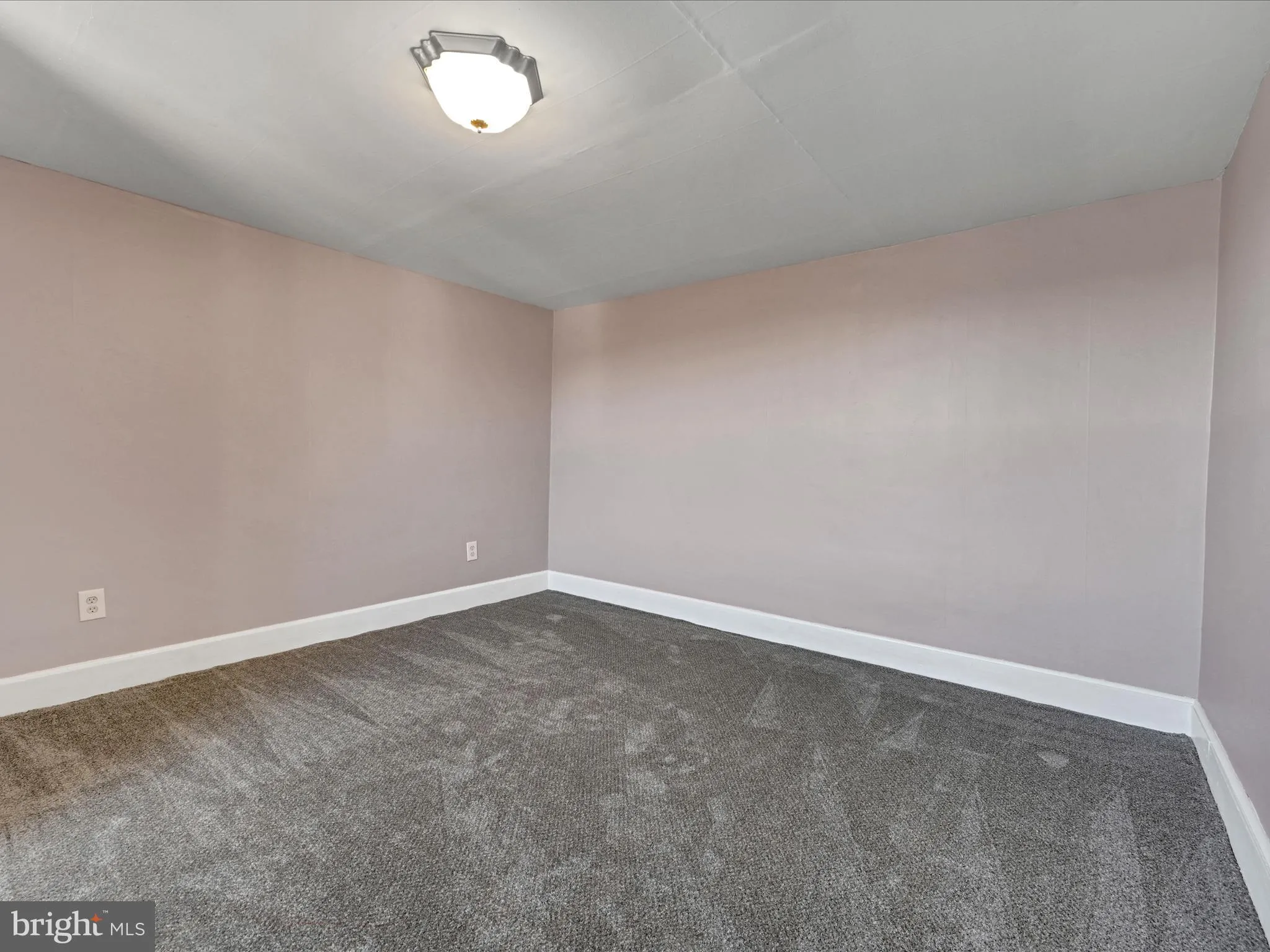 Saint Clair, Pennsylvania 17970, United States, 2 Bedrooms Bedrooms, ,1 BathroomBathrooms,Residential,Pending,205047