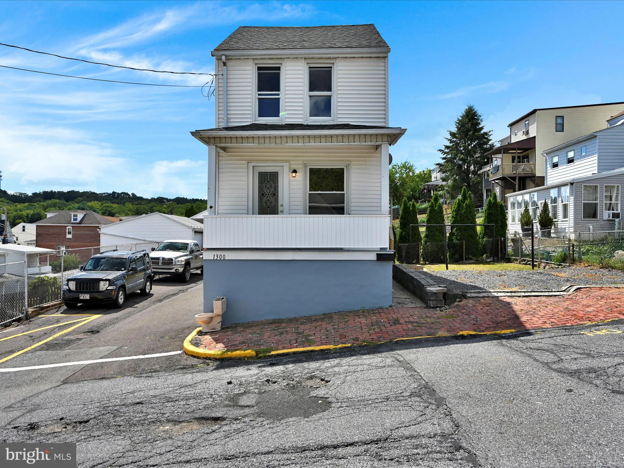 Saint Clair, Pennsylvania 17970, United States, 2 Bedrooms Bedrooms, ,1 BathroomBathrooms,Residential,Pending,205047