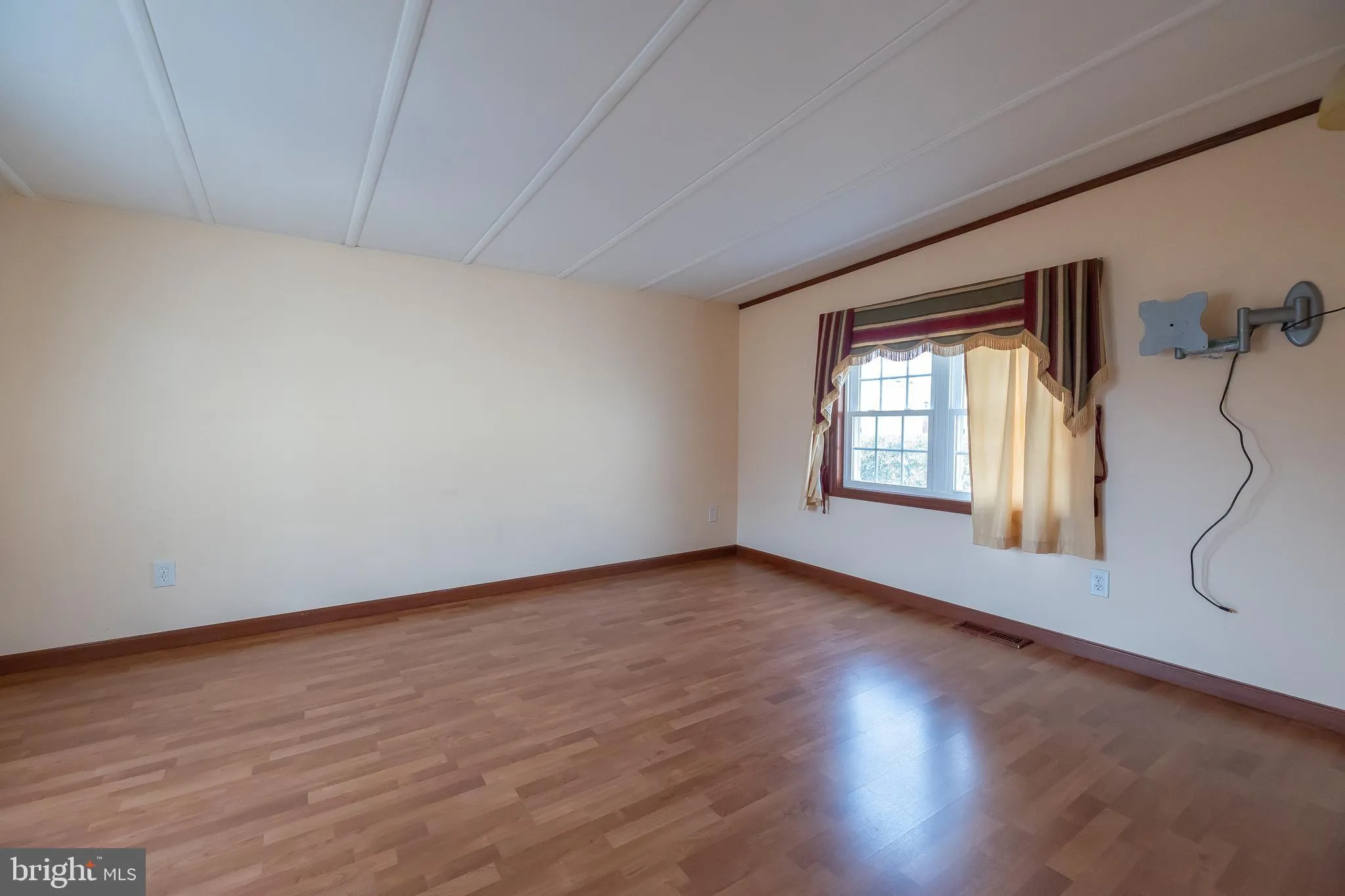 Buena, New Jersey 08310, United States, 2 Bedrooms Bedrooms, ,2 BathroomsBathrooms,Residential,Contingent,76601