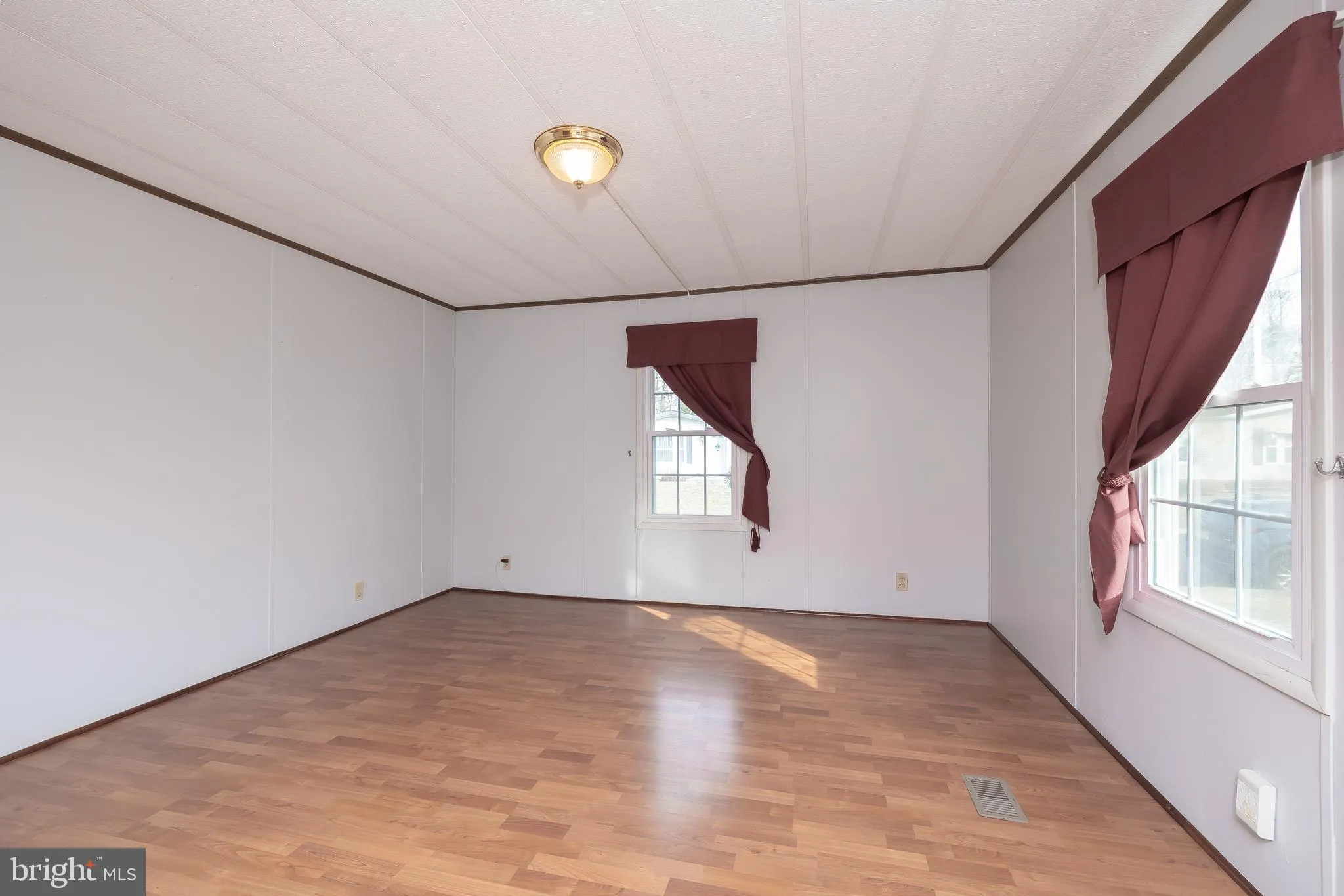 Buena, New Jersey 08310, United States, 2 Bedrooms Bedrooms, ,2 BathroomsBathrooms,Residential,Contingent,76601