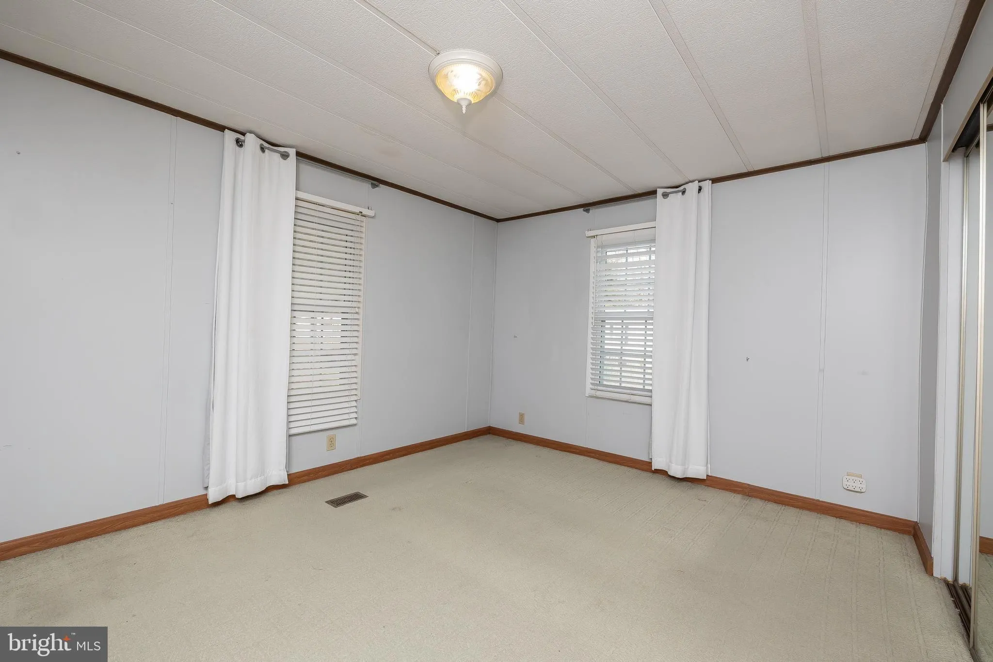 Buena, New Jersey 08310, United States, 2 Bedrooms Bedrooms, ,2 BathroomsBathrooms,Residential,Contingent,76601