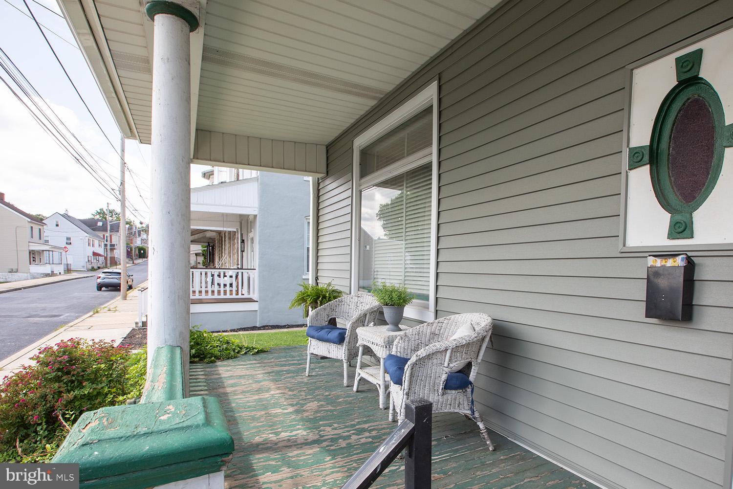 329 W WALNUT STREET