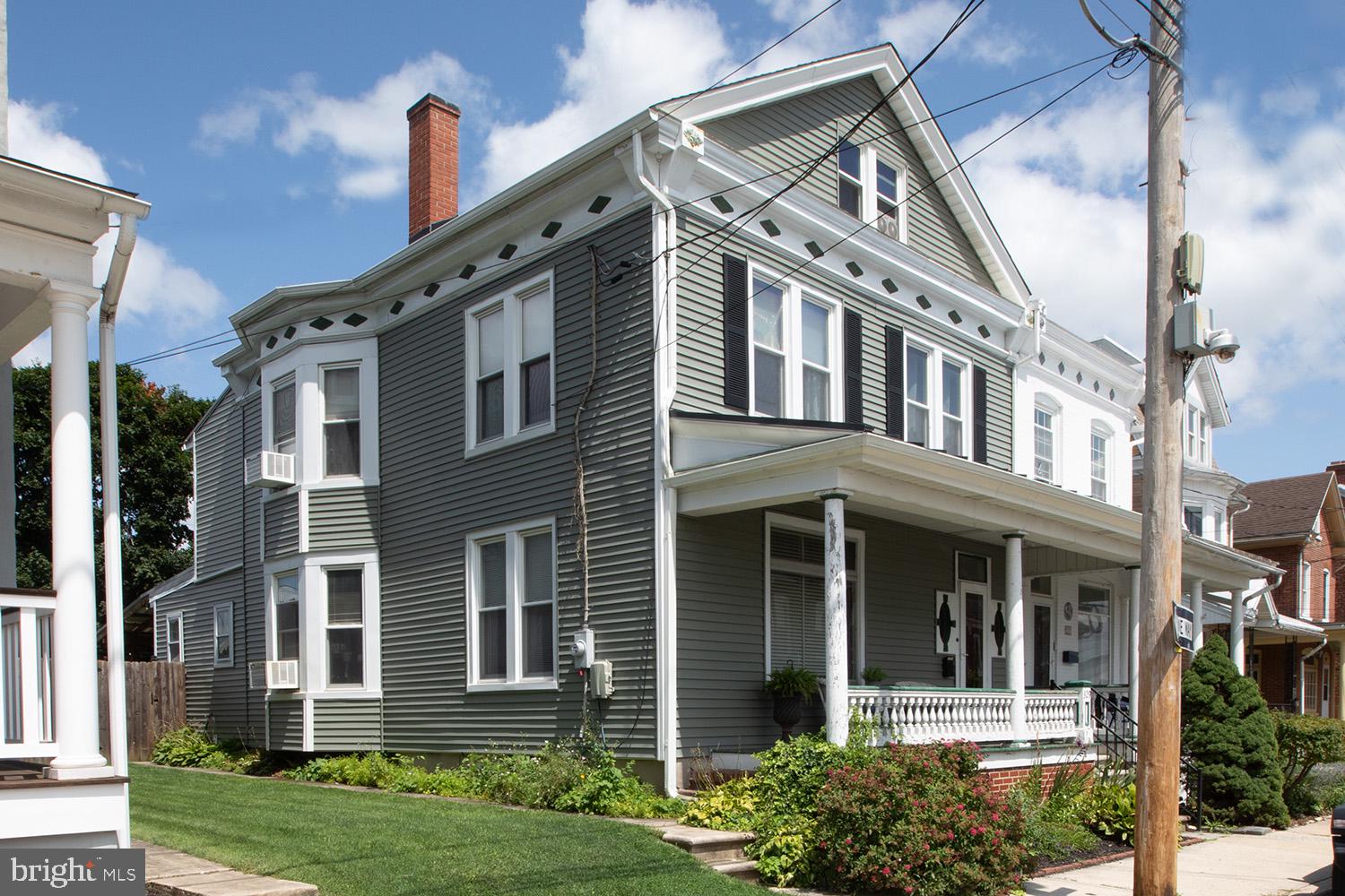 329 W WALNUT STREET