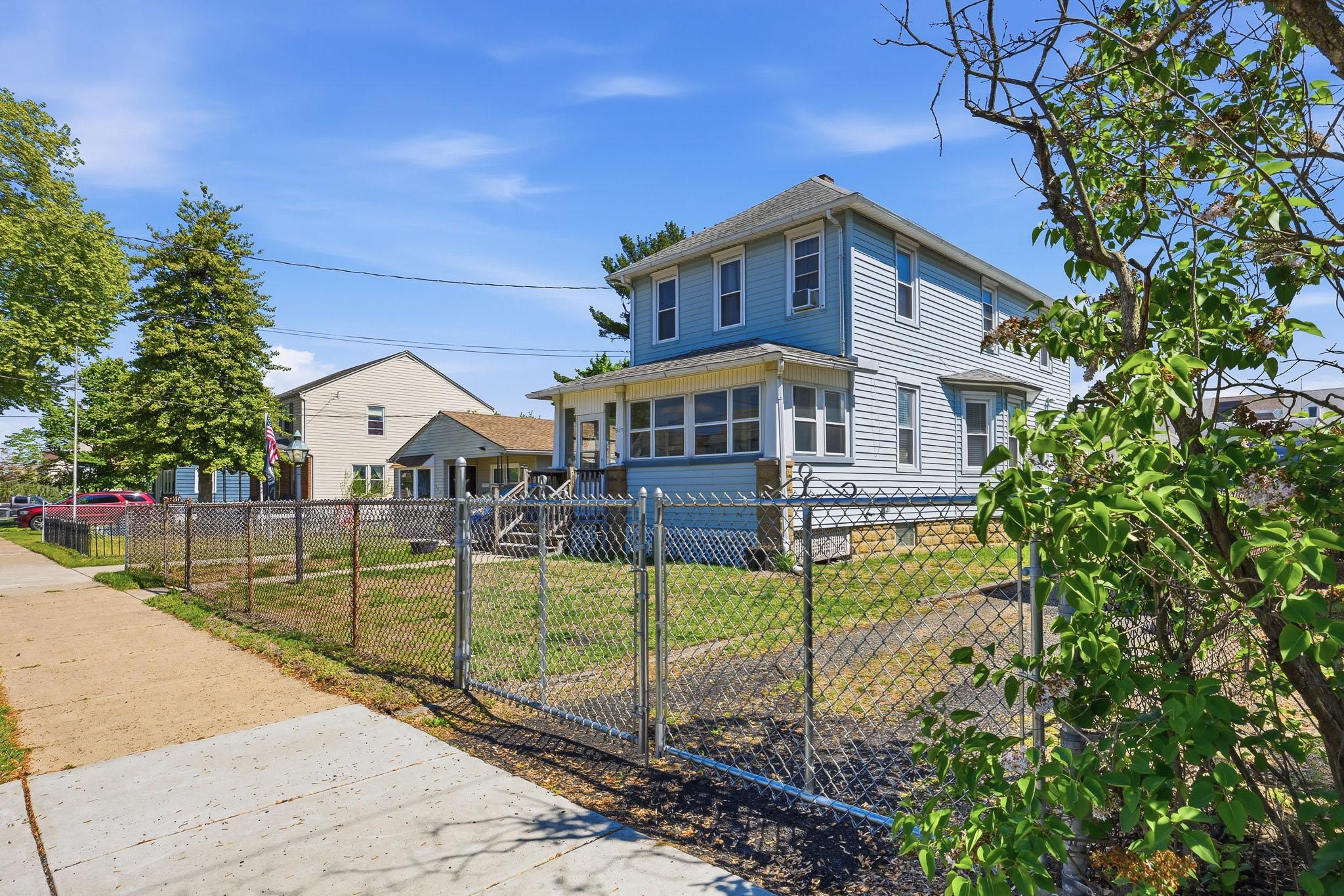 227 HEULINGS AVENUE