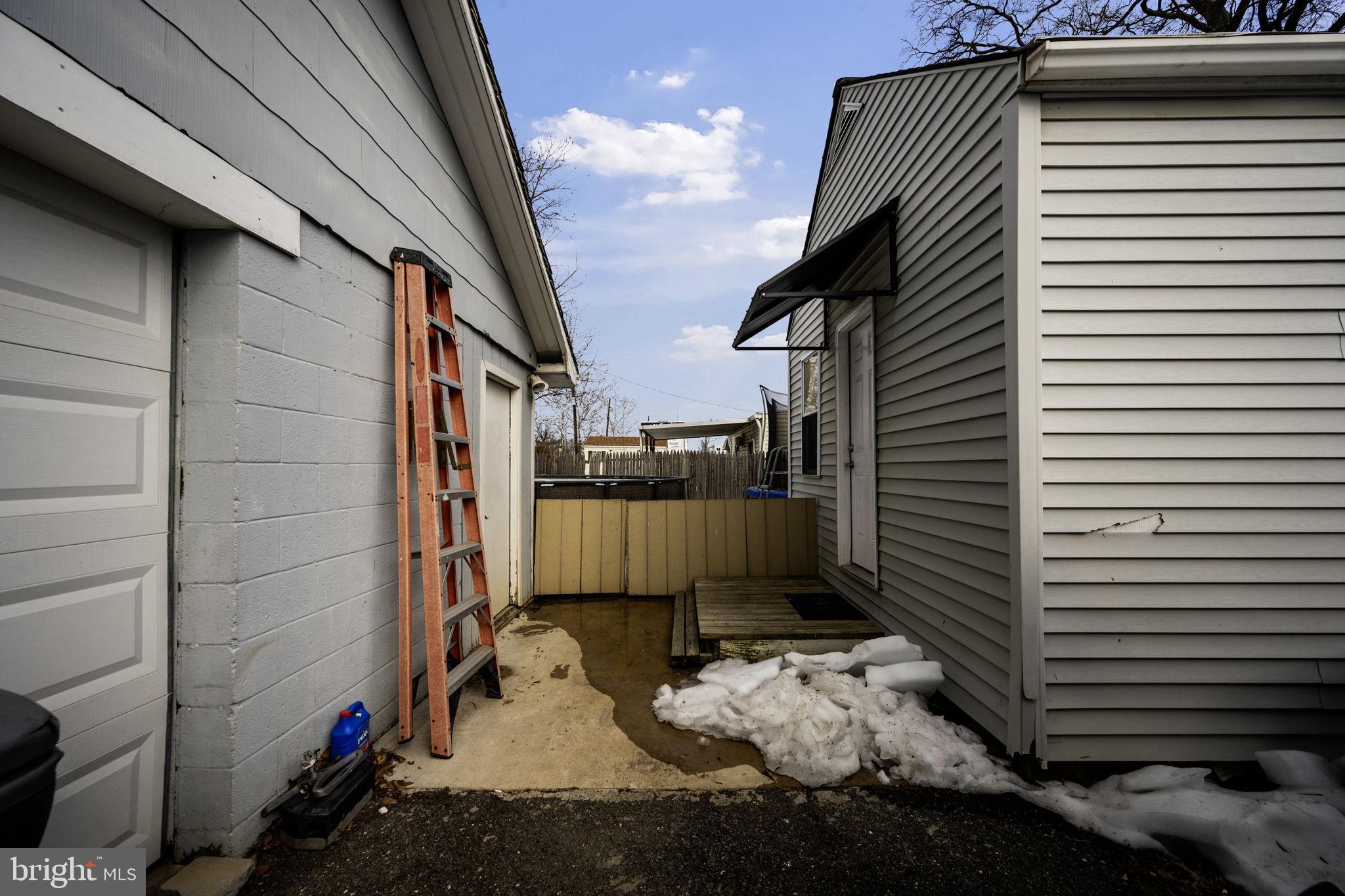 MIDDLESEX - Residential