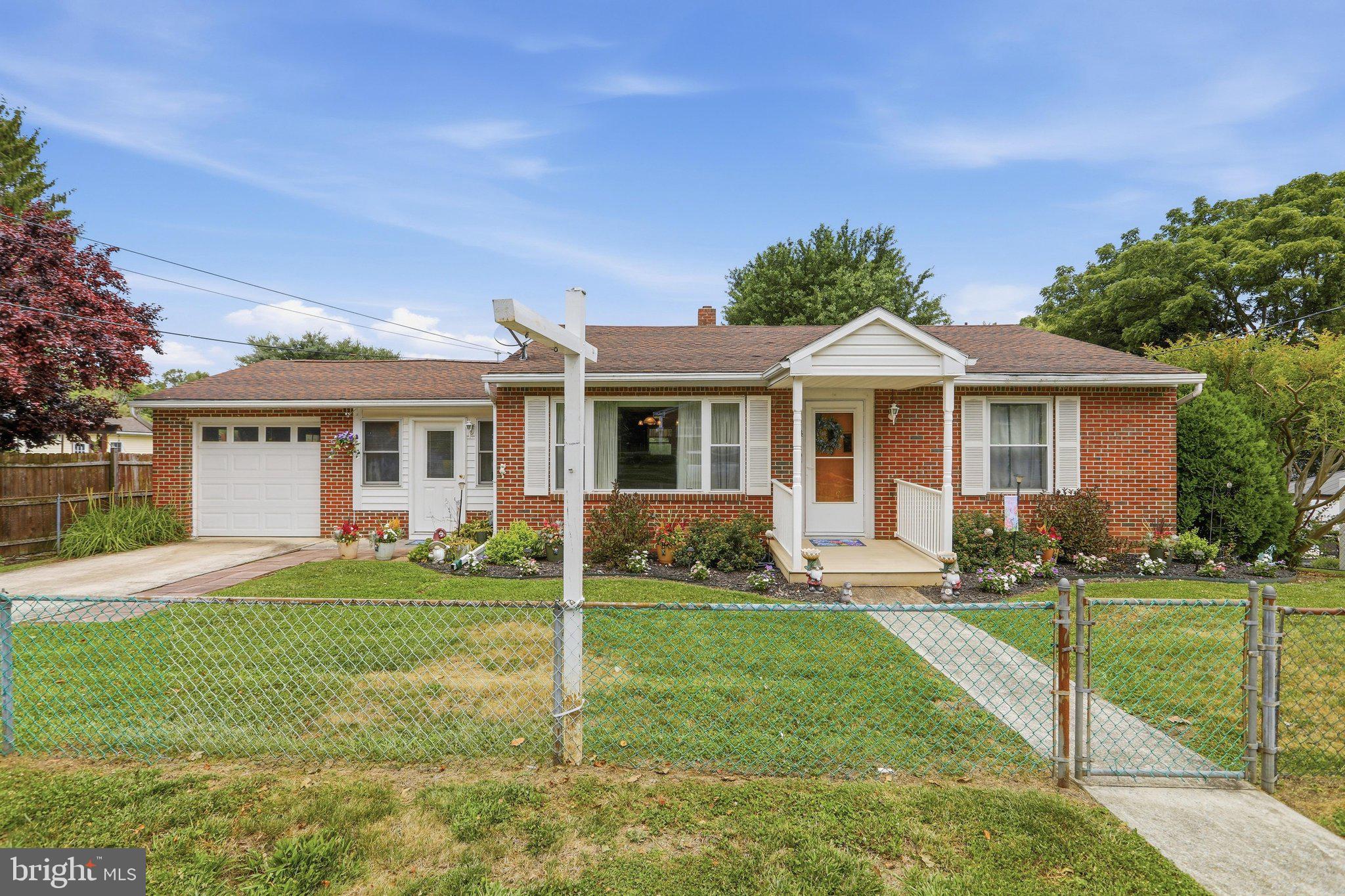 14 POPLAR STREET E