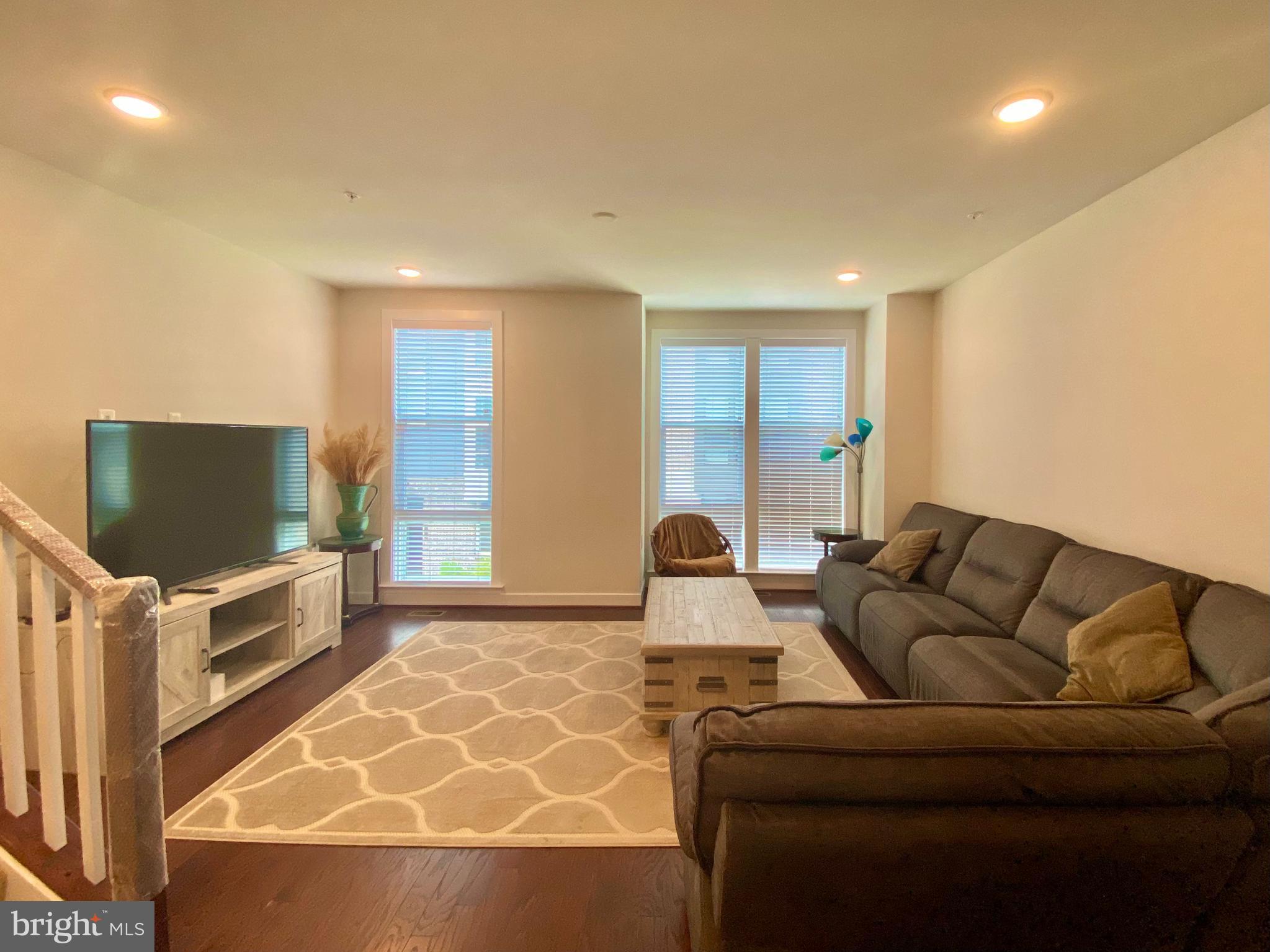 METROPARK AT ARROWBROOK - Residential Lease