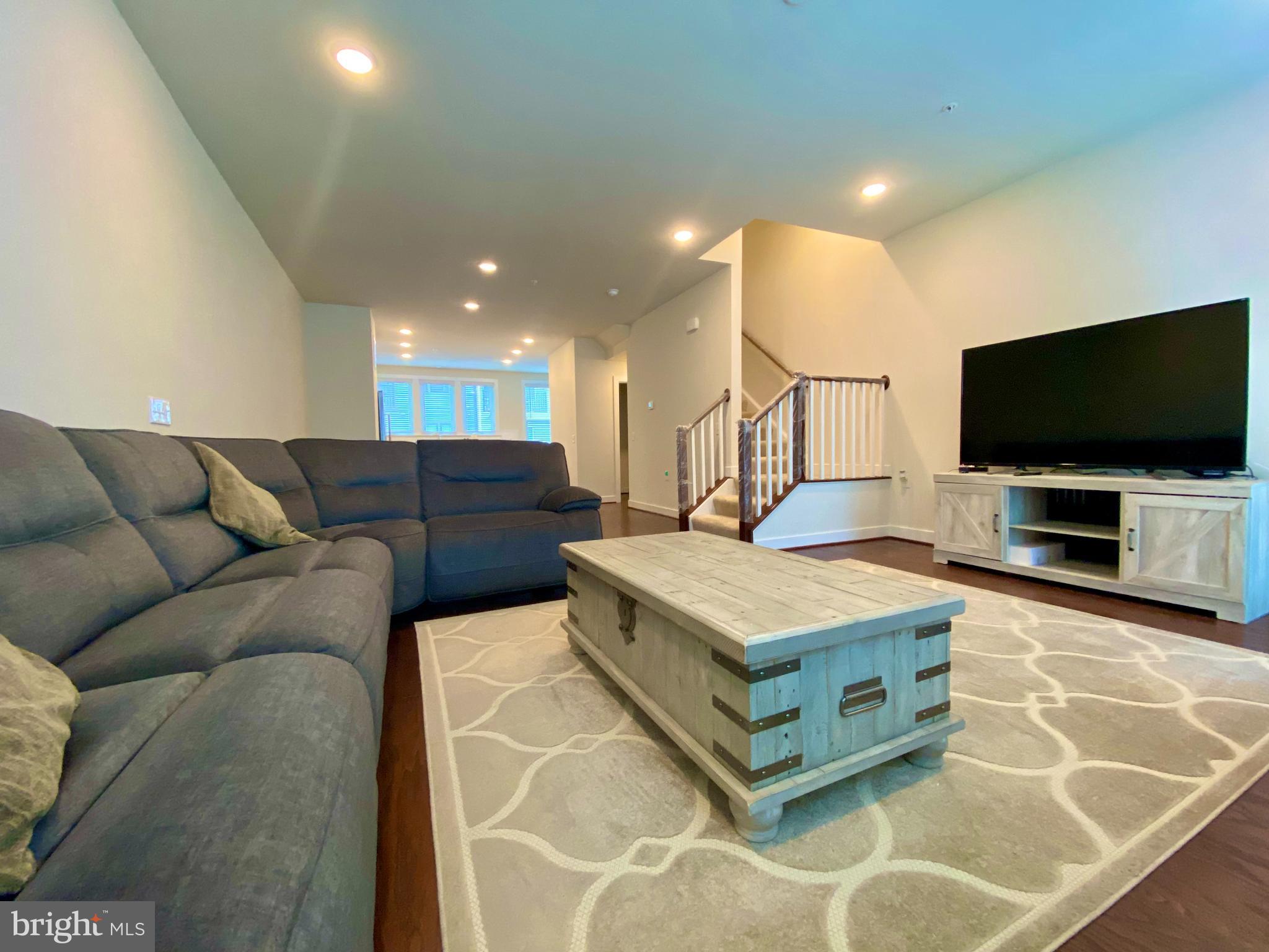 METROPARK AT ARROWBROOK - Residential Lease