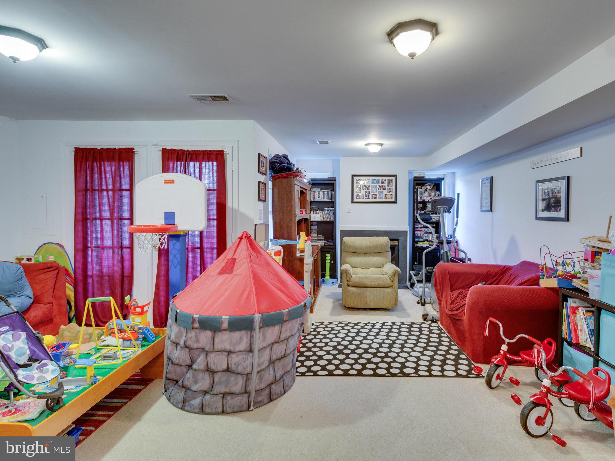 PRINCE WILLIAM COMMONS - Residential