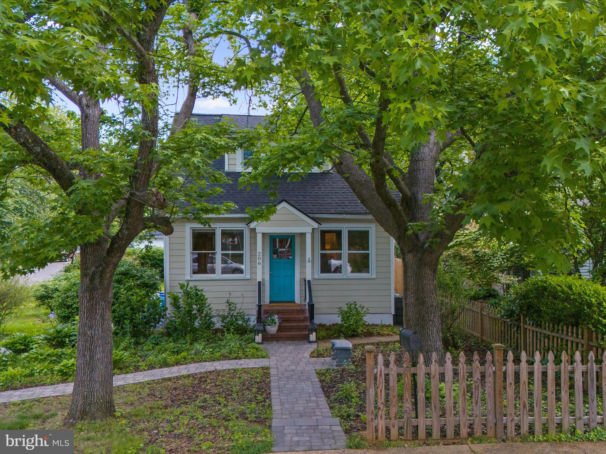 206 SHILEY STREET