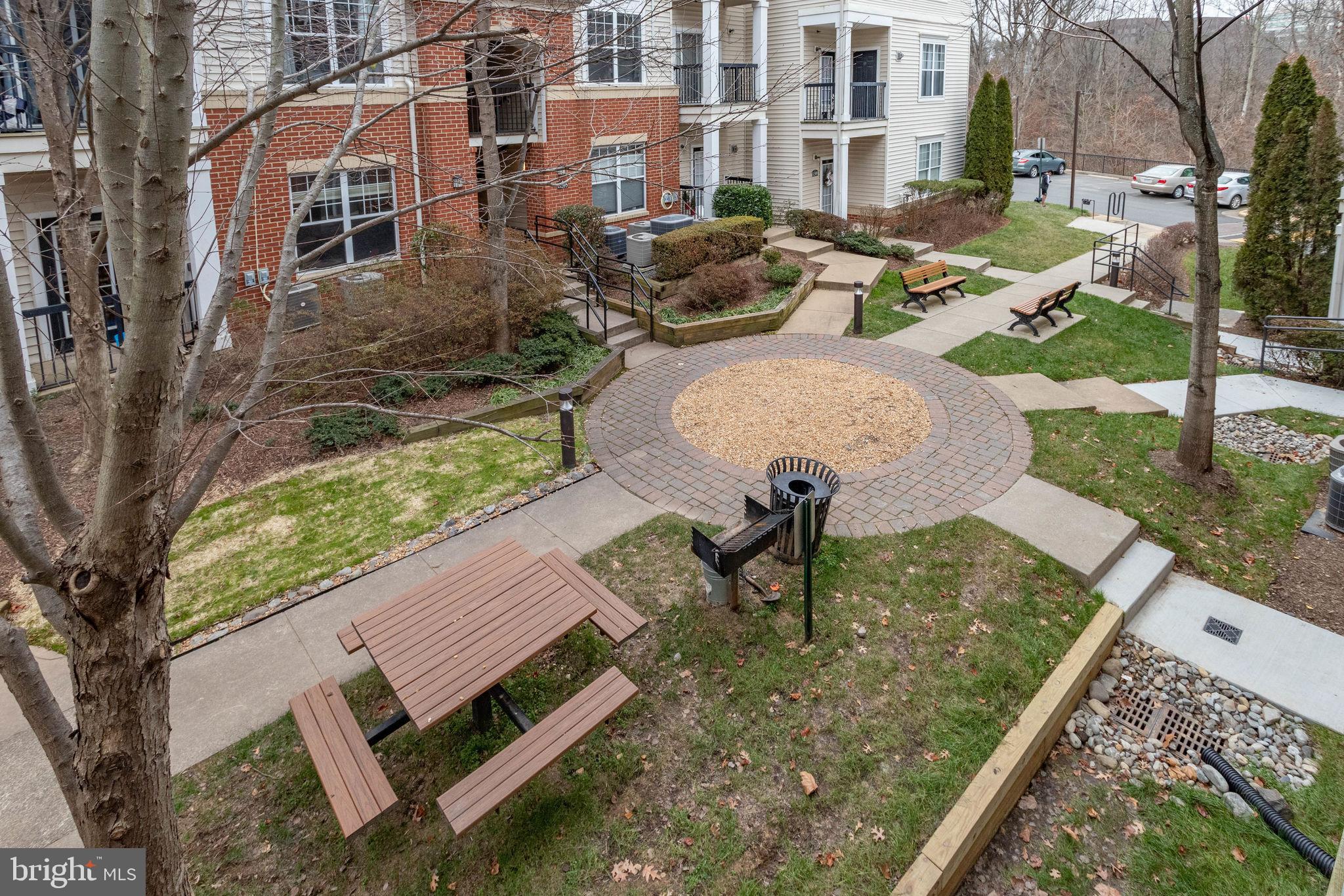 FAIRFAX RIDGE CONDOS - Residential Lease