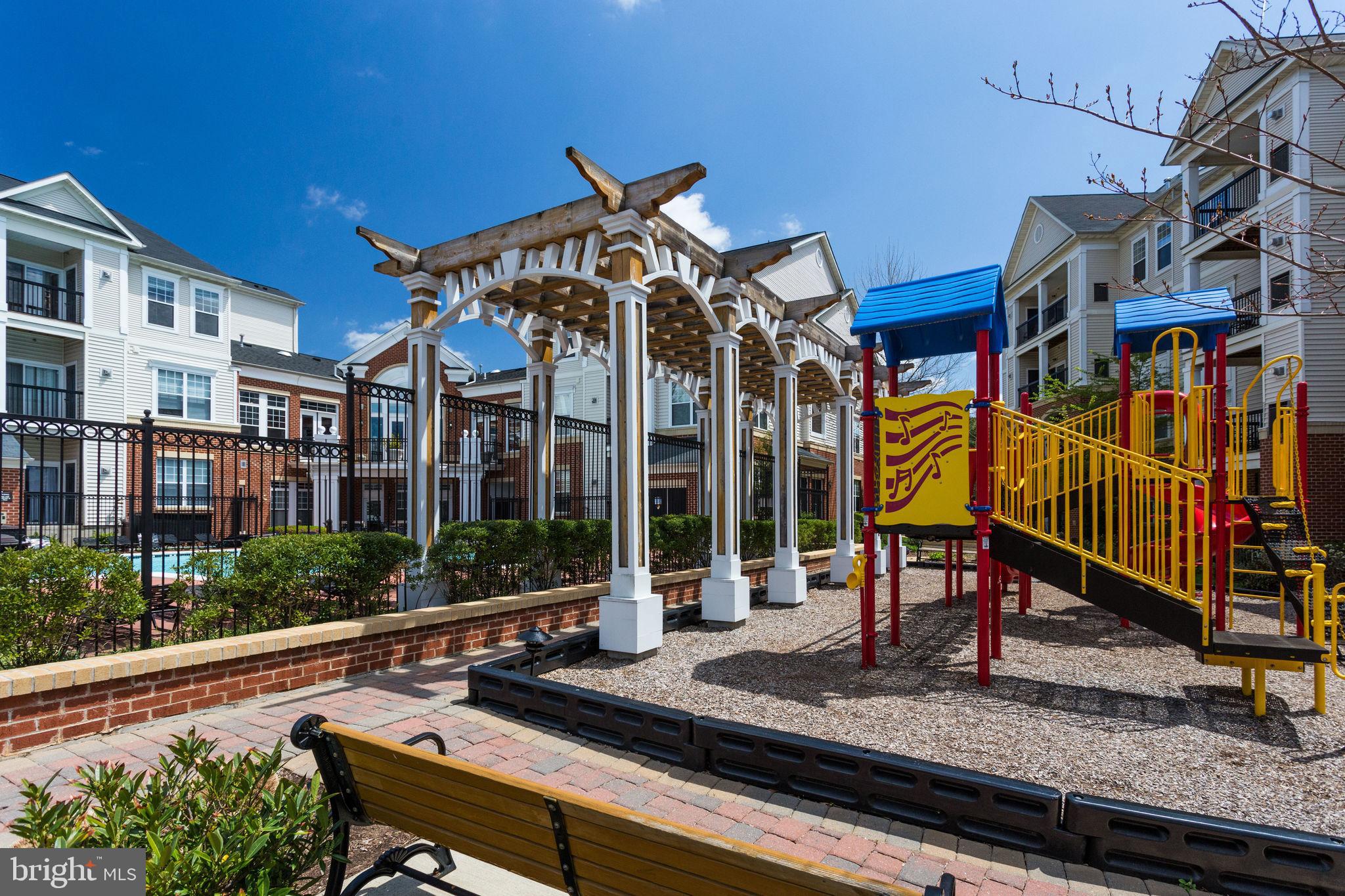 FAIRFAX RIDGE CONDOS - Residential Lease