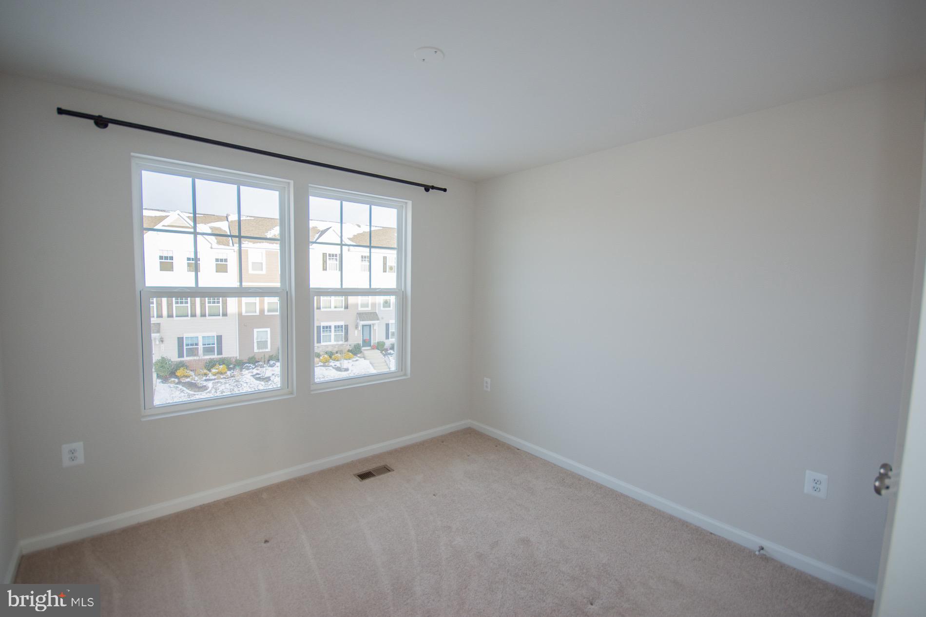 PRESIDENTS POINTE - Residential Lease