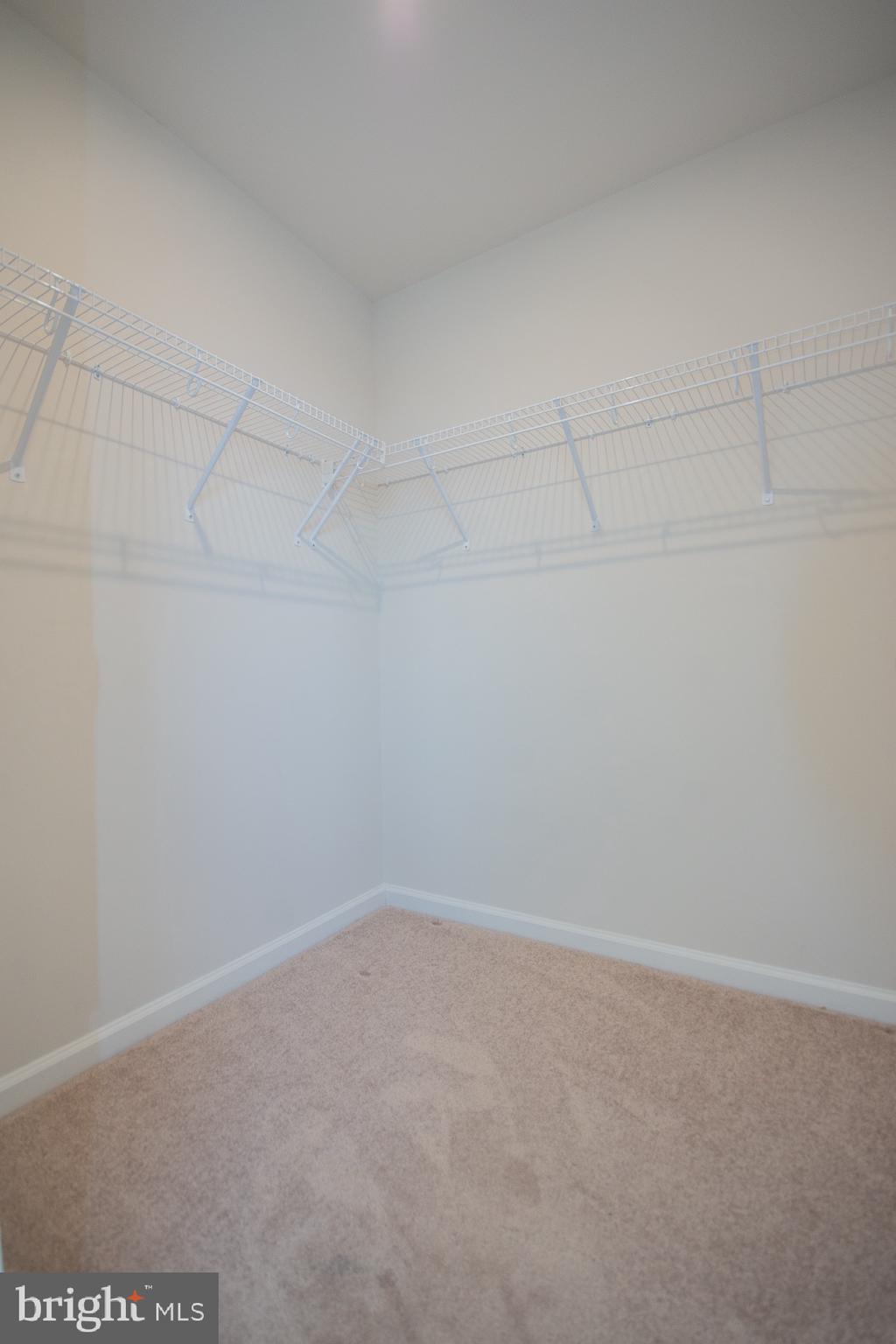 PRESIDENTS POINTE - Residential Lease