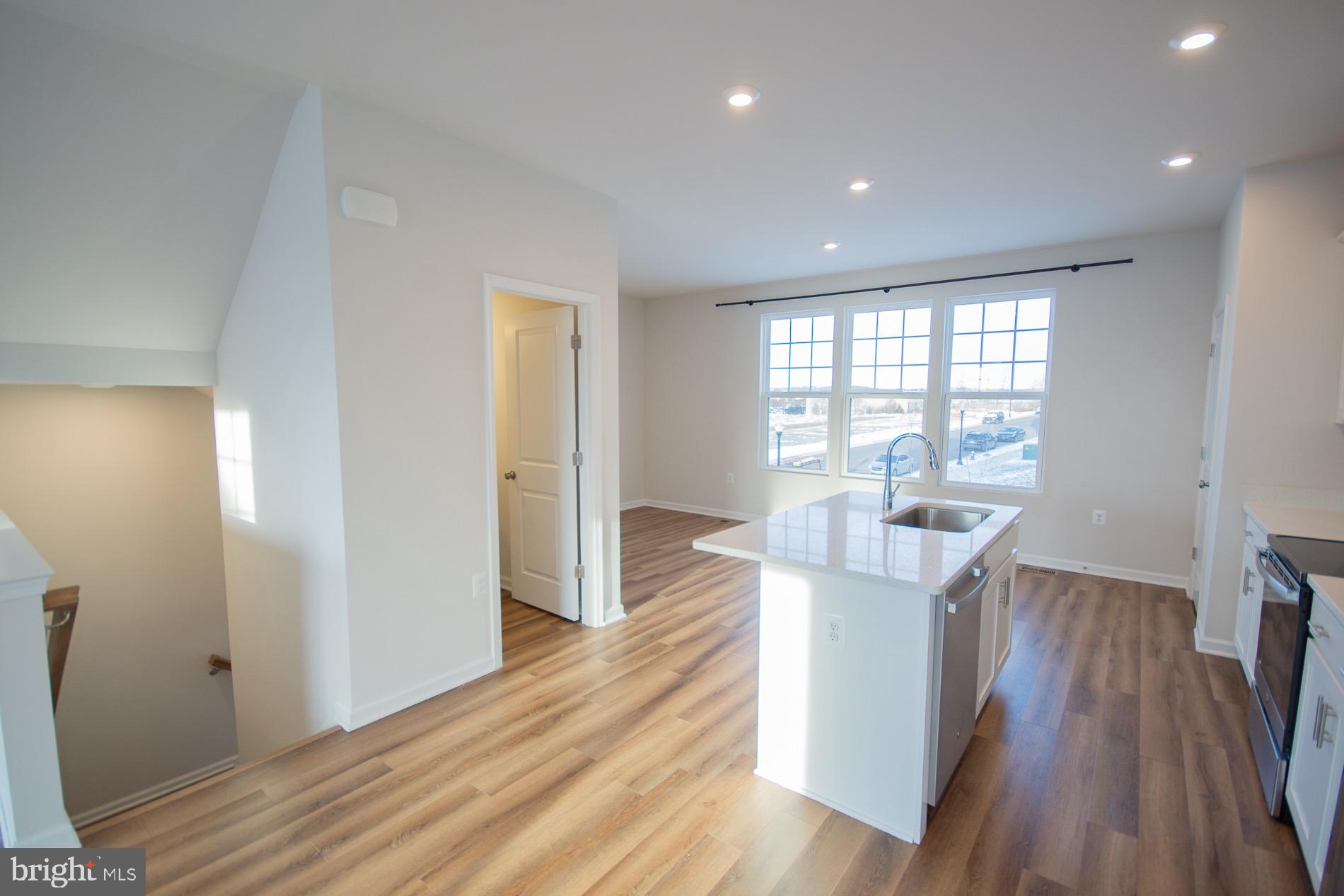 PRESIDENTS POINTE - Residential Lease