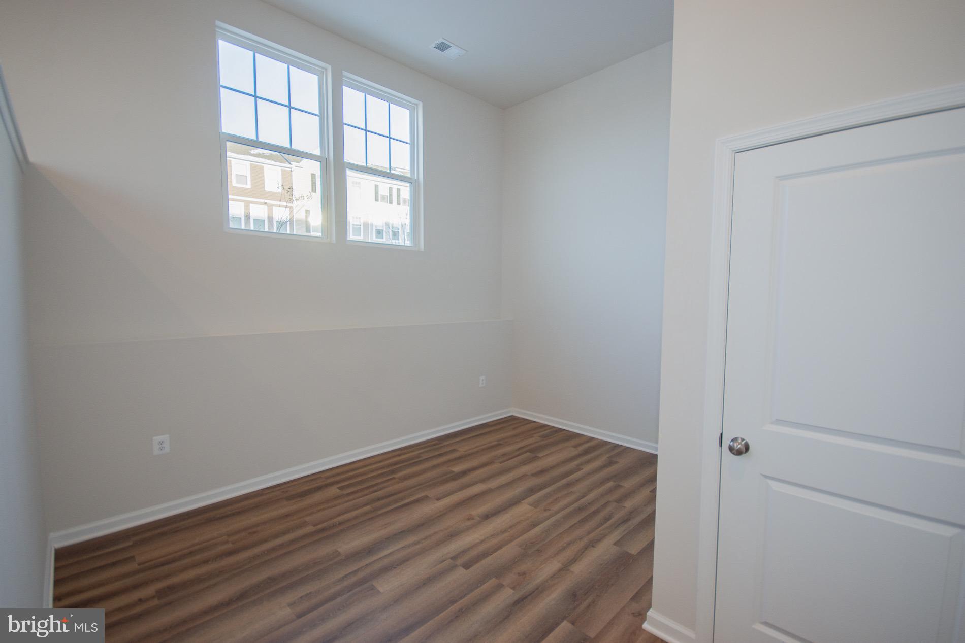 PRESIDENTS POINTE - Residential Lease