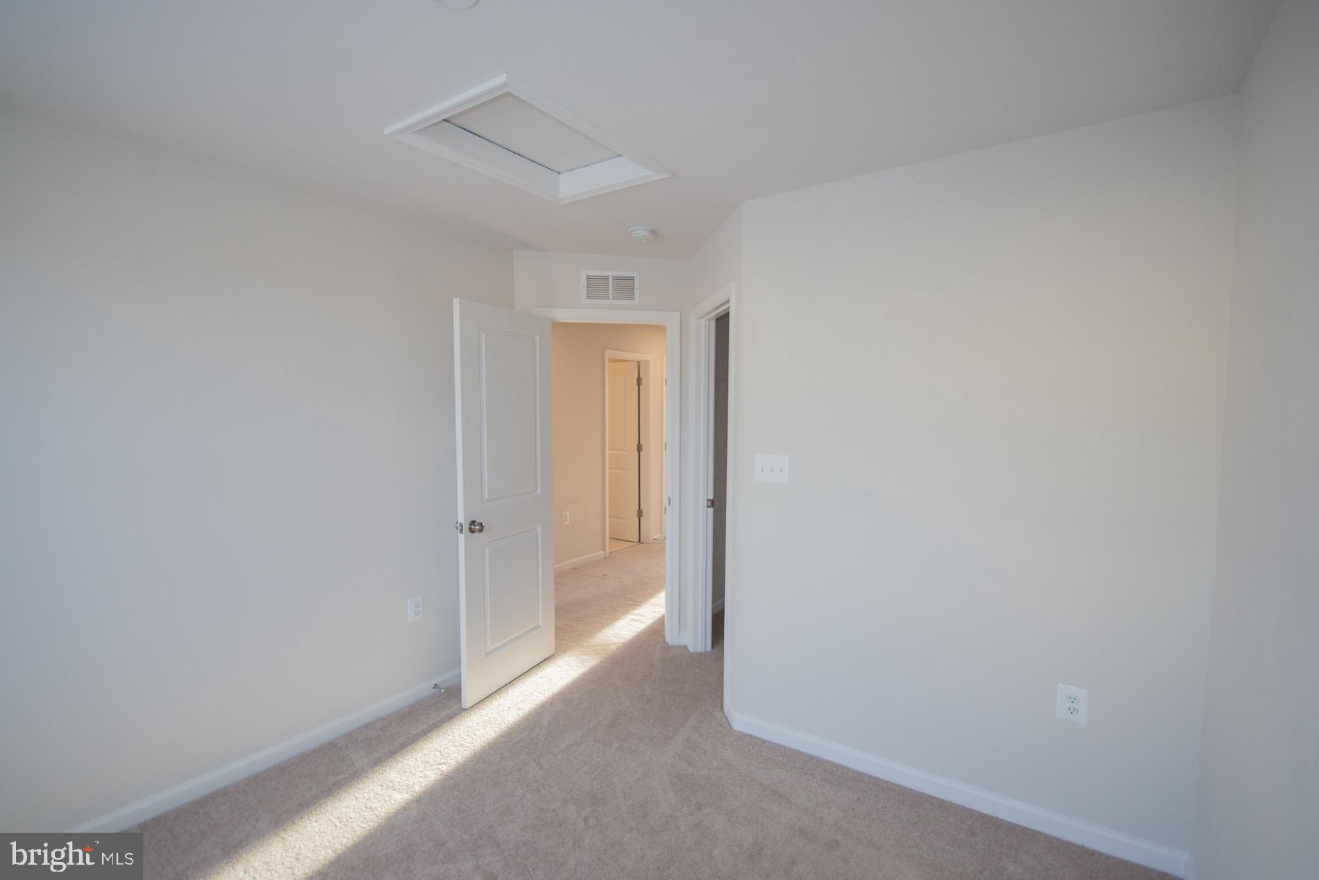 PRESIDENTS POINTE - Residential Lease