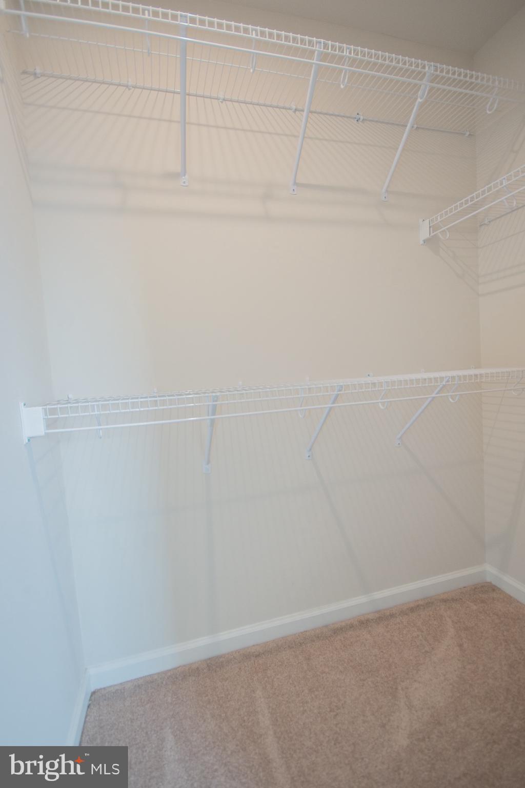 PRESIDENTS POINTE - Residential Lease