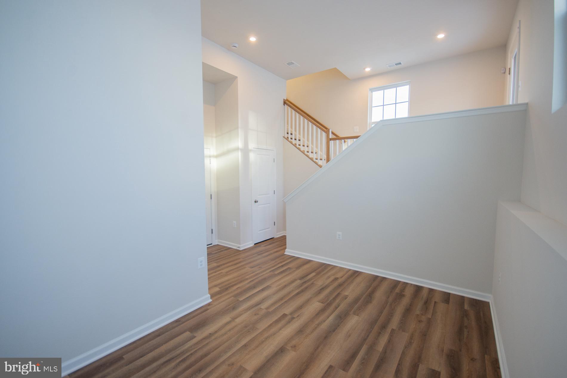 PRESIDENTS POINTE - Residential Lease