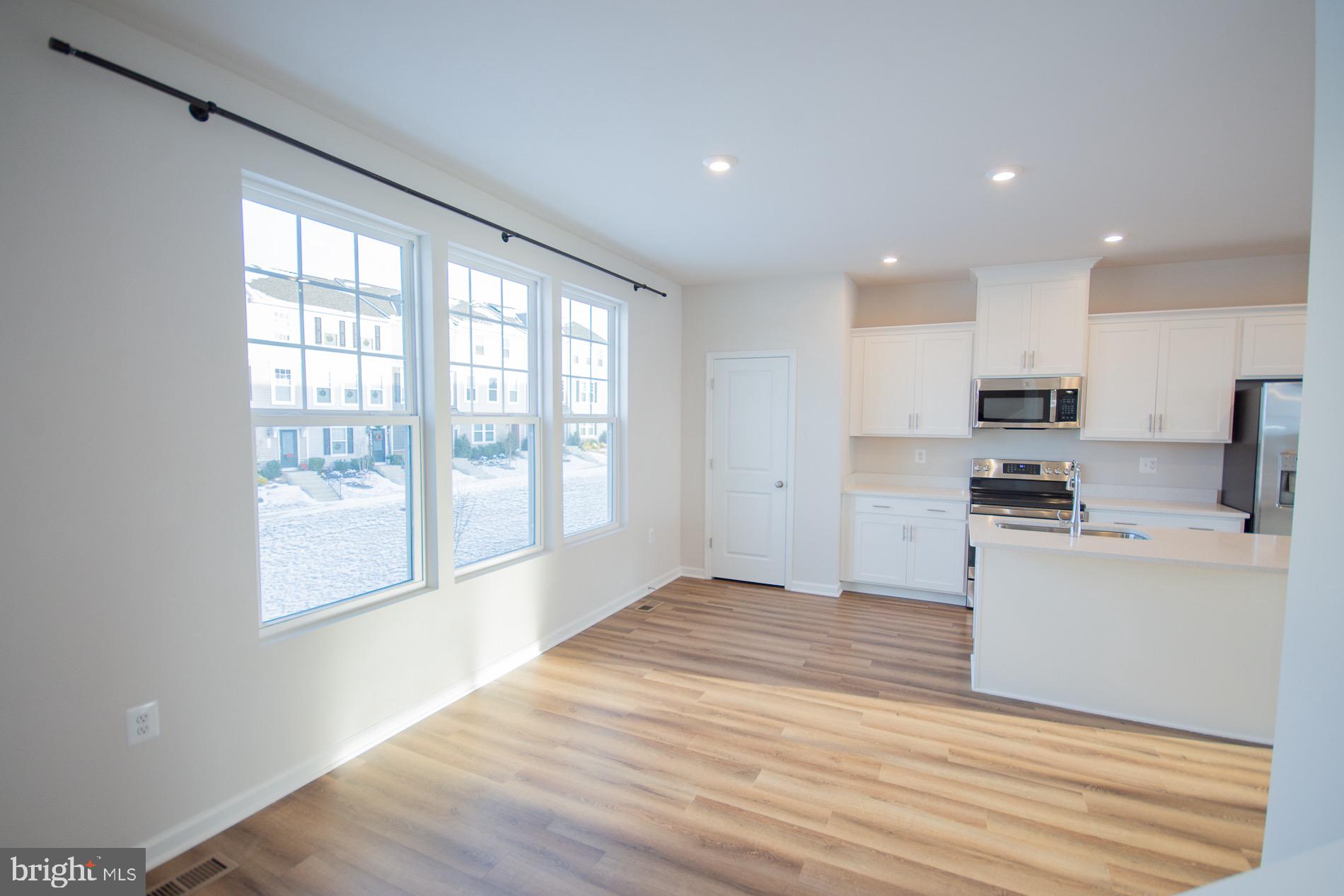 PRESIDENTS POINTE - Residential Lease