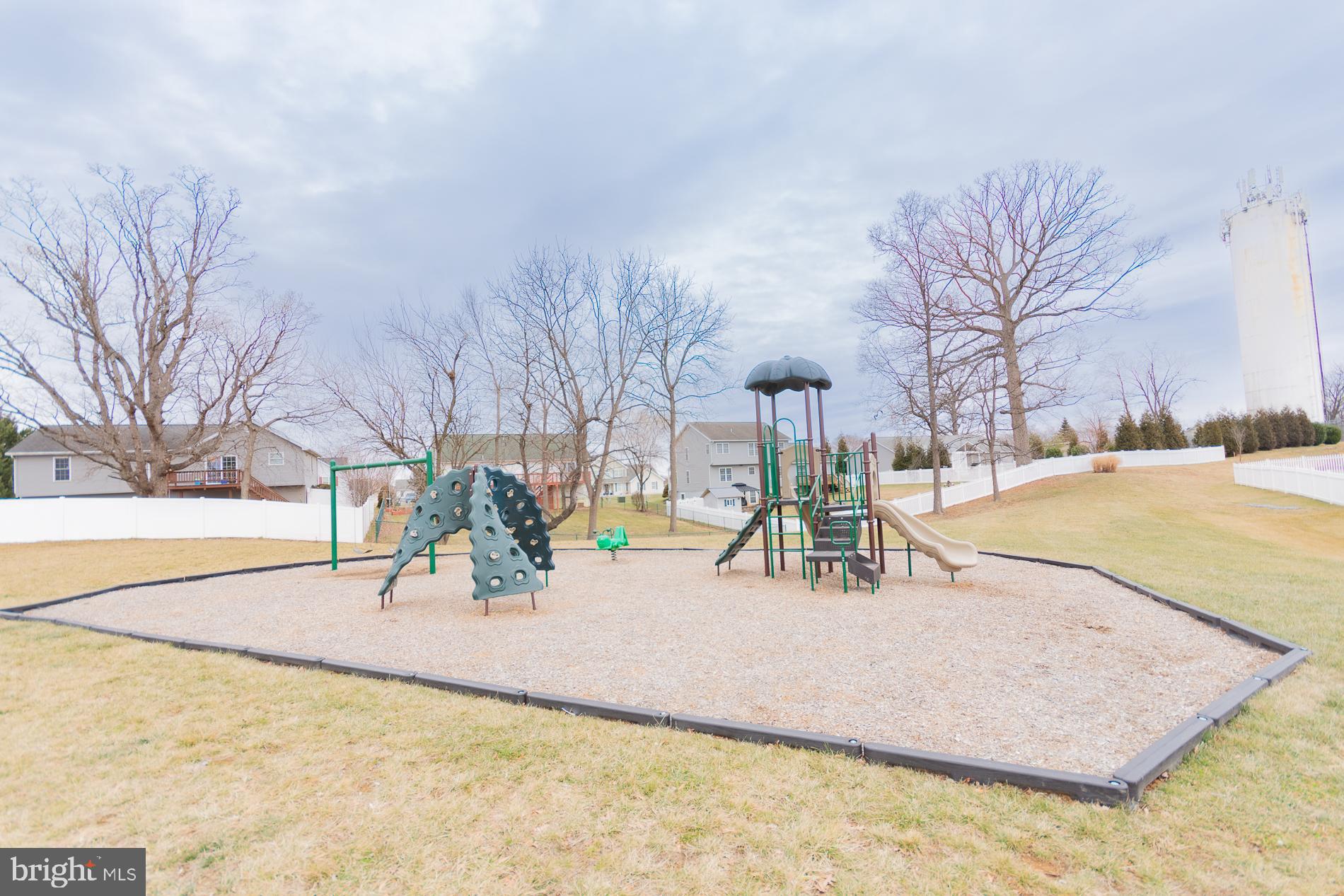 PRESIDENTS POINTE - Residential Lease