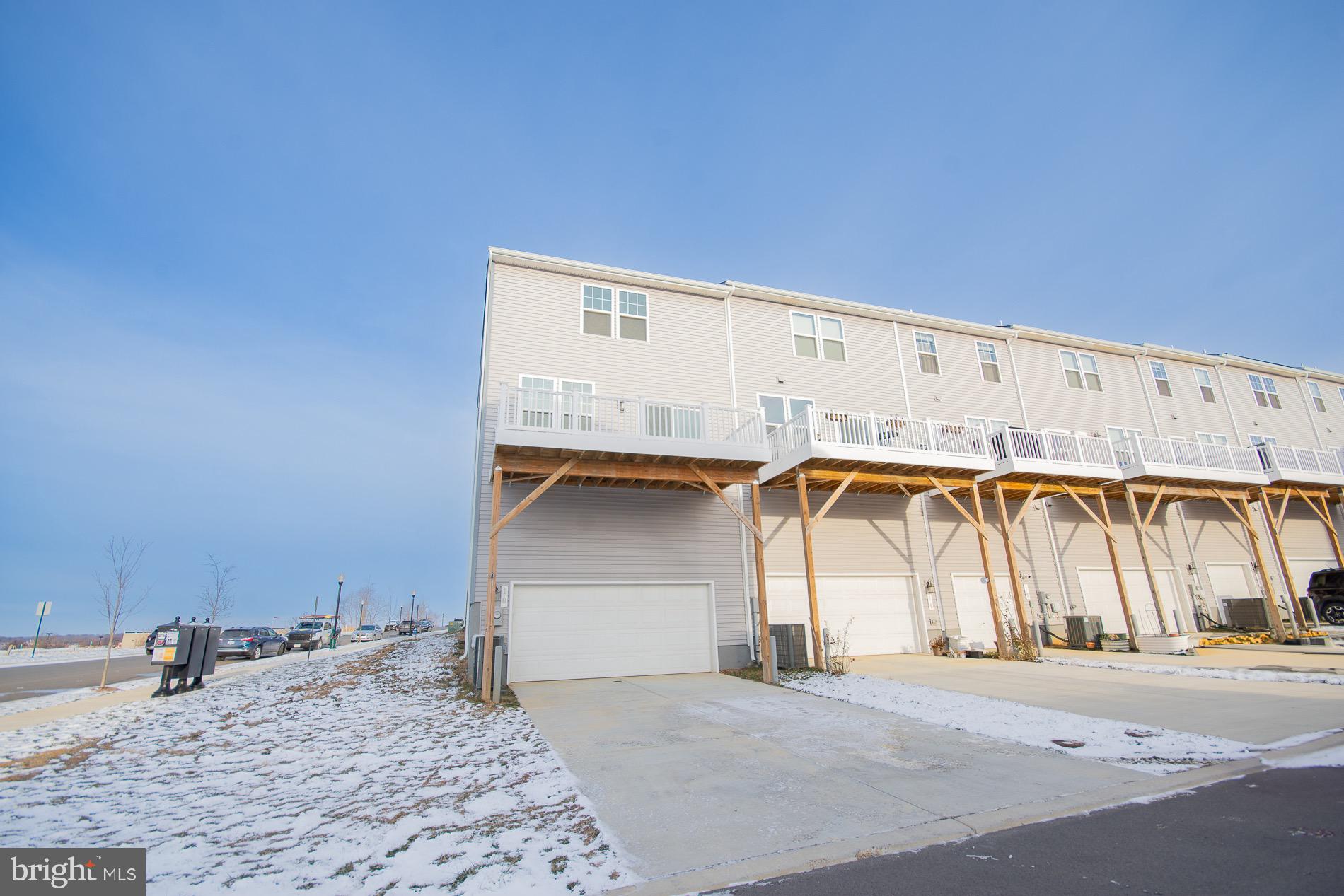 PRESIDENTS POINTE - Residential Lease