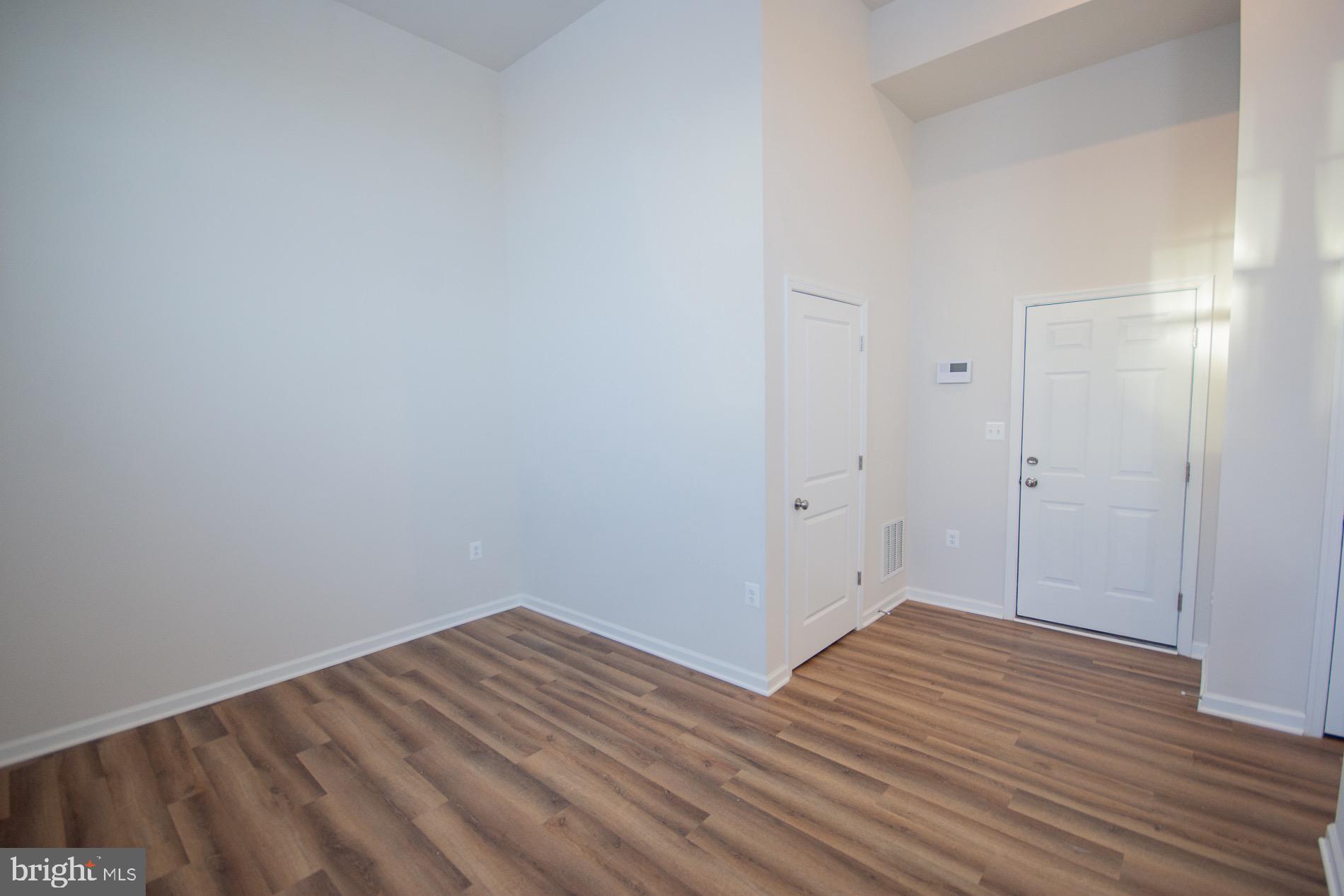 PRESIDENTS POINTE - Residential Lease