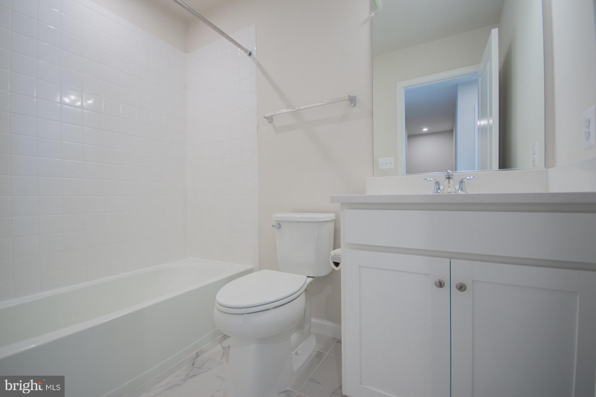 PRESIDENTS POINTE - Residential Lease