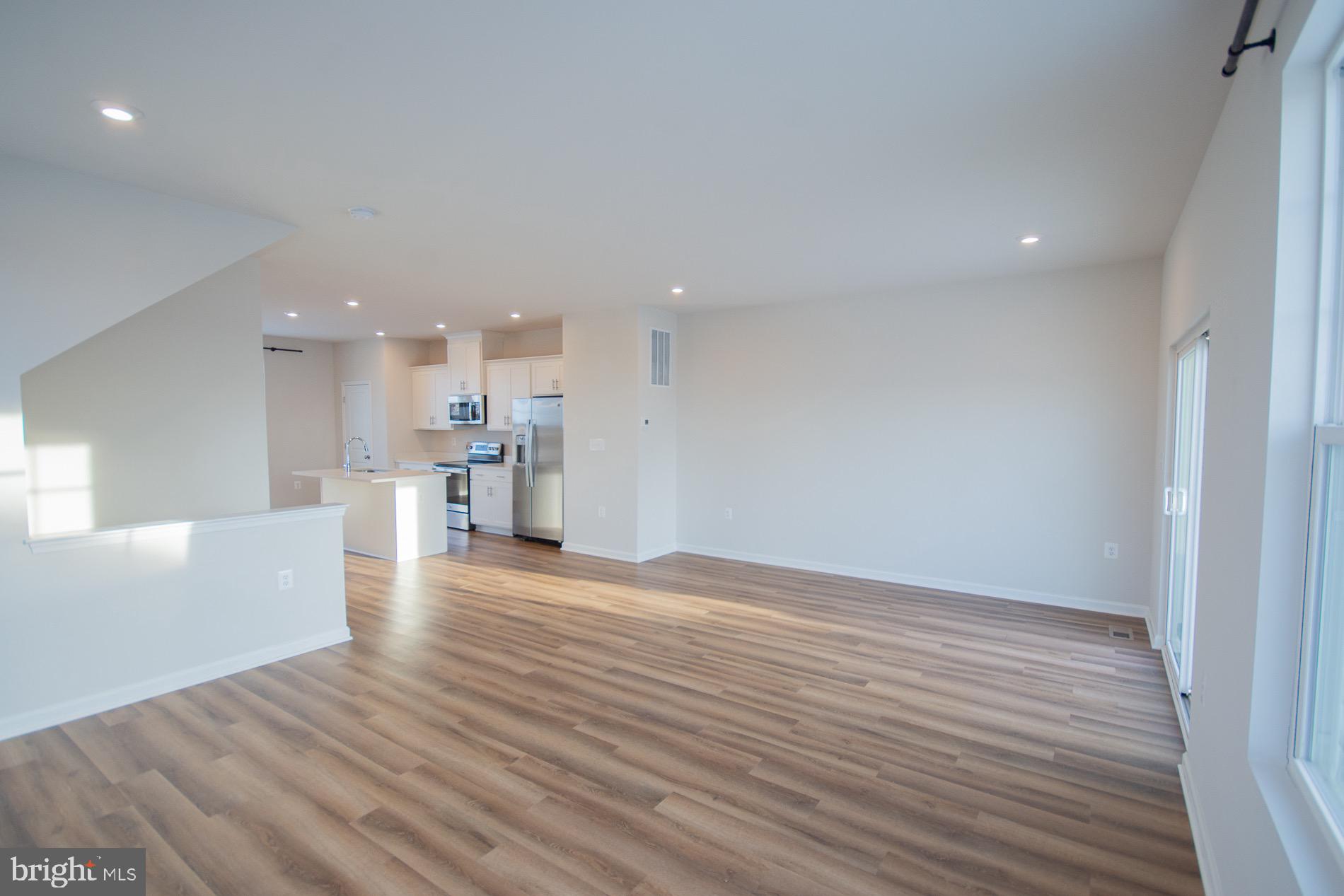 PRESIDENTS POINTE - Residential Lease