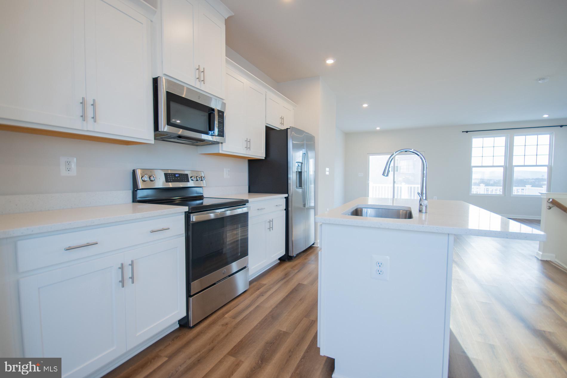 PRESIDENTS POINTE - Residential Lease