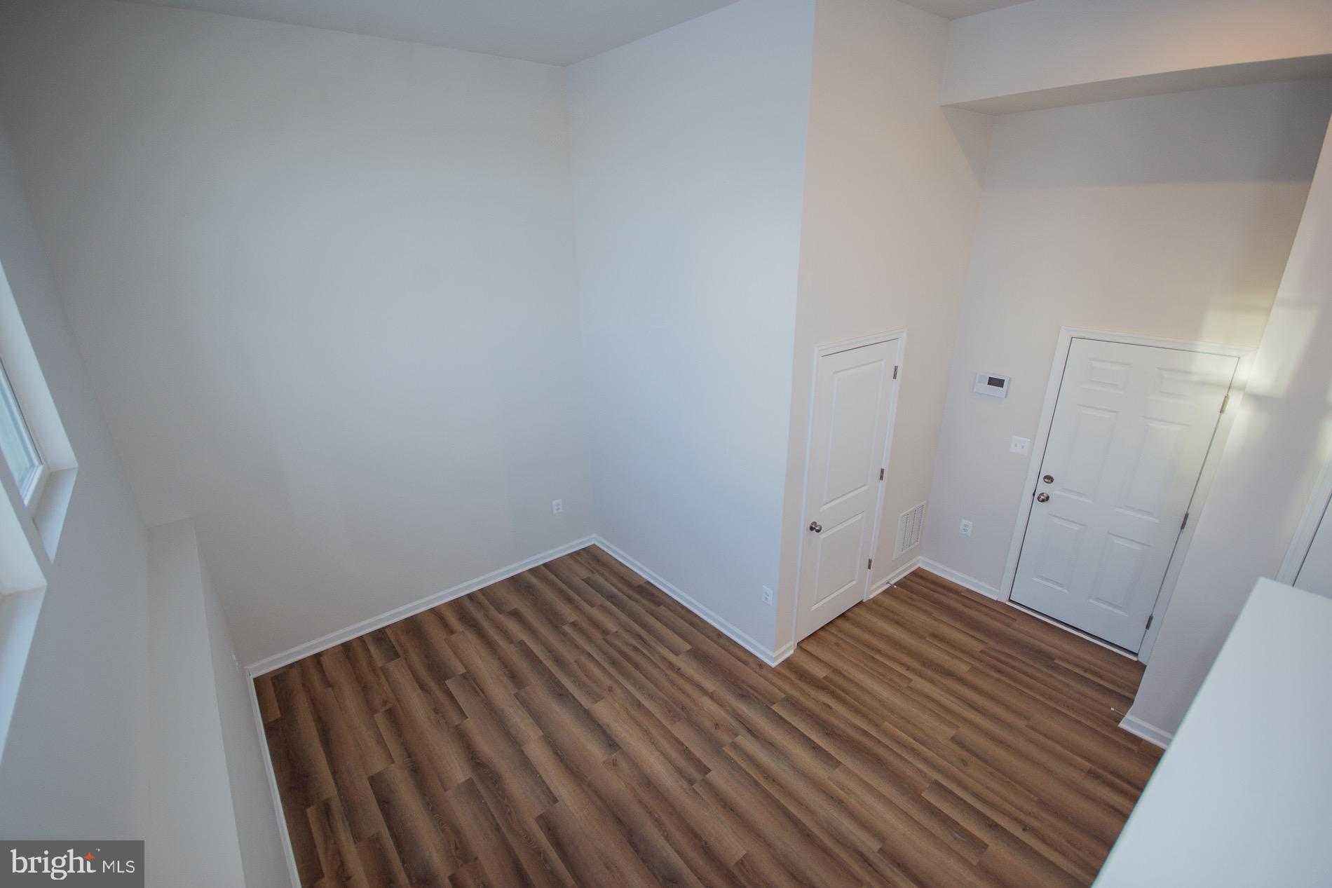 PRESIDENTS POINTE - Residential Lease