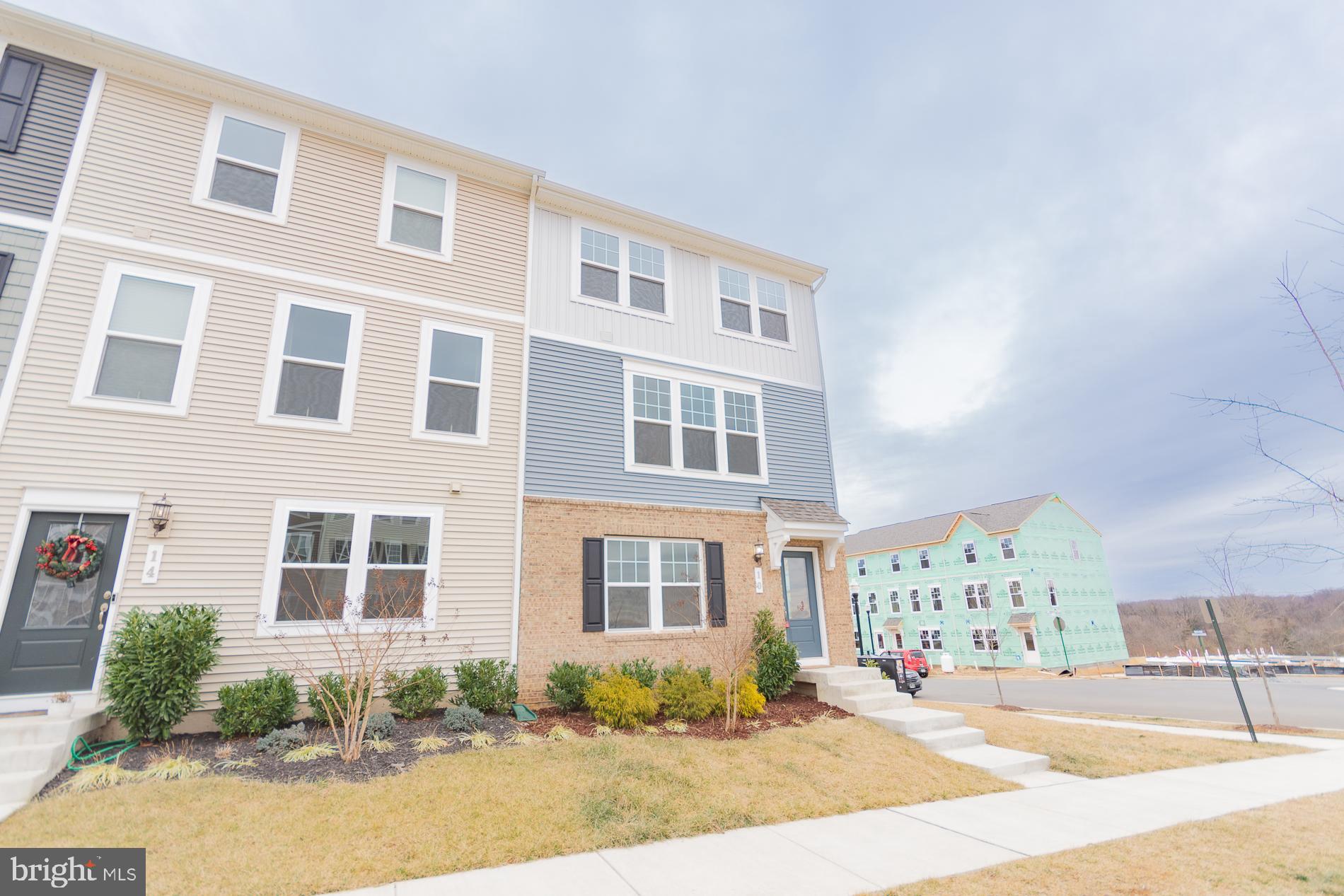 PRESIDENTS POINTE - Residential Lease