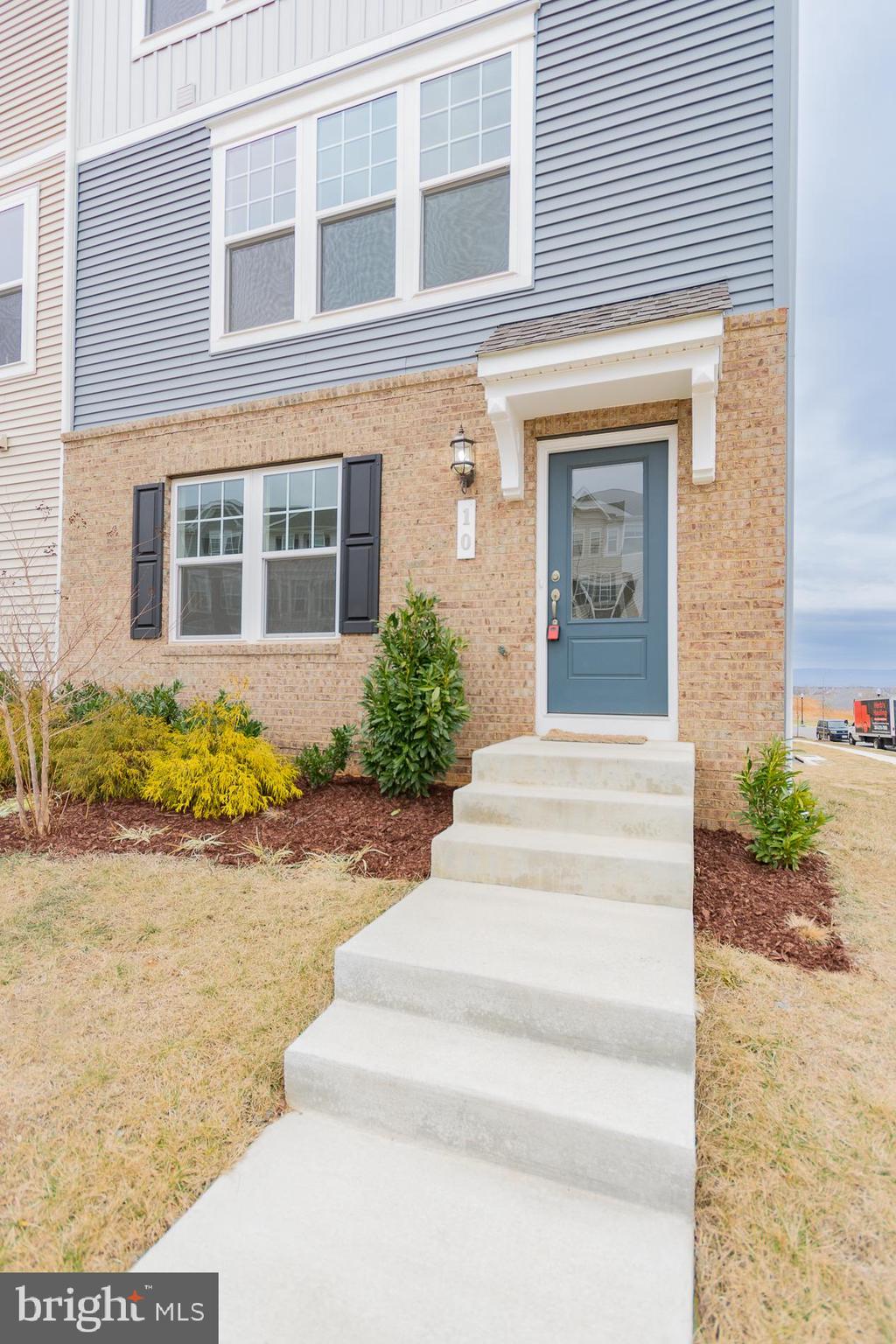 PRESIDENTS POINTE - Residential Lease